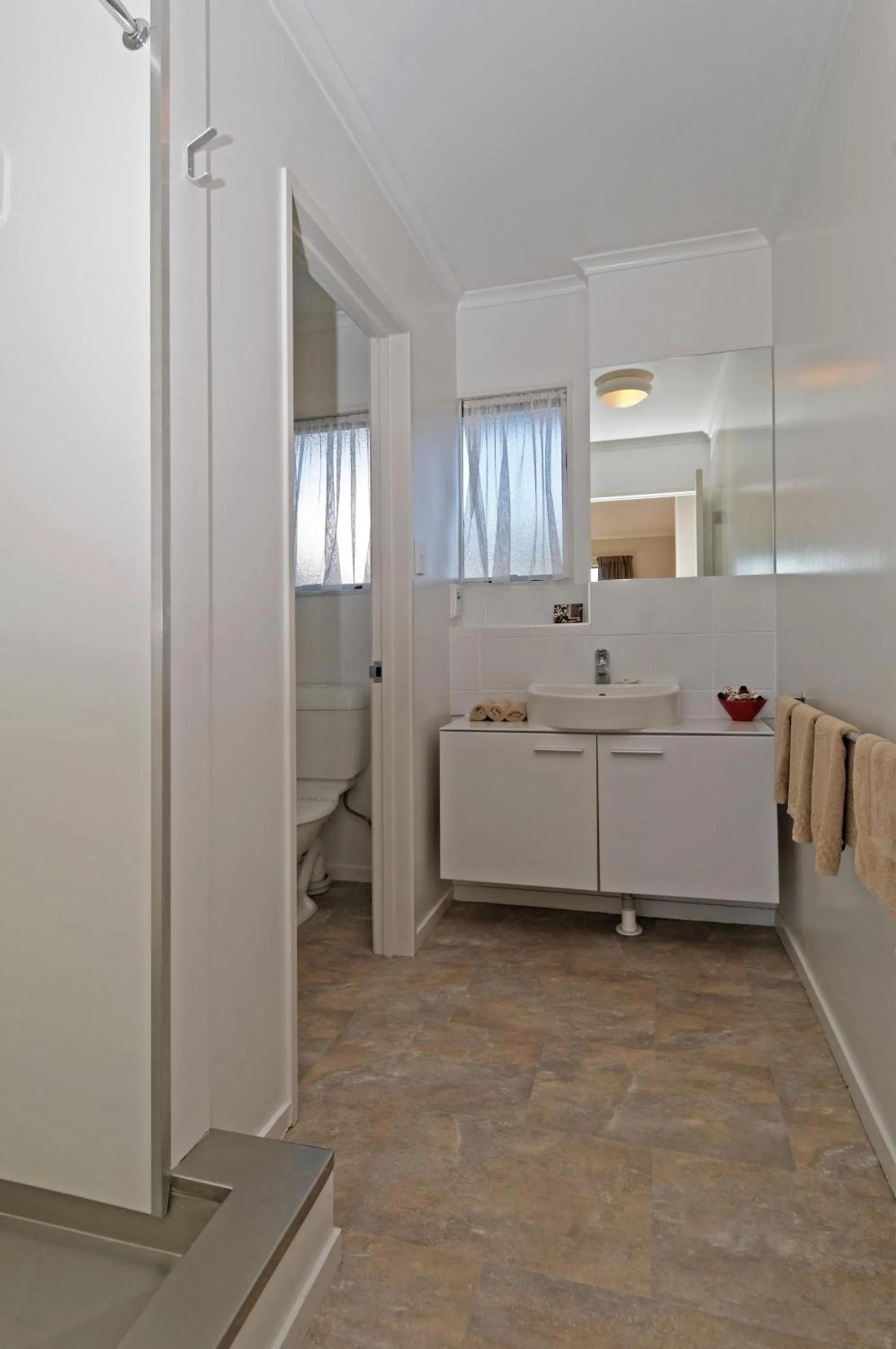 Day in Airport Harbour Motel