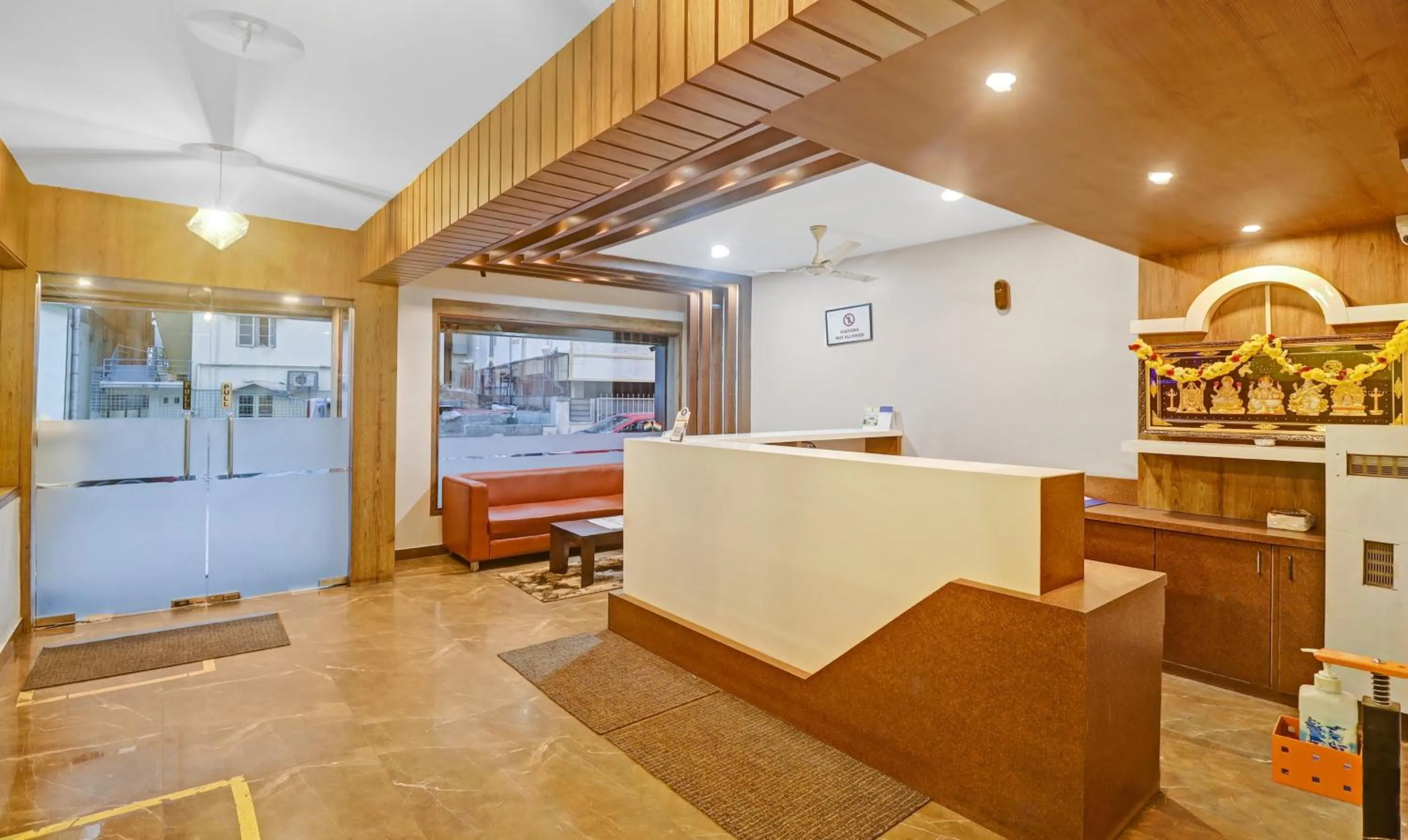 Lobby or reception in Treebo Silver Key, Marathahalli