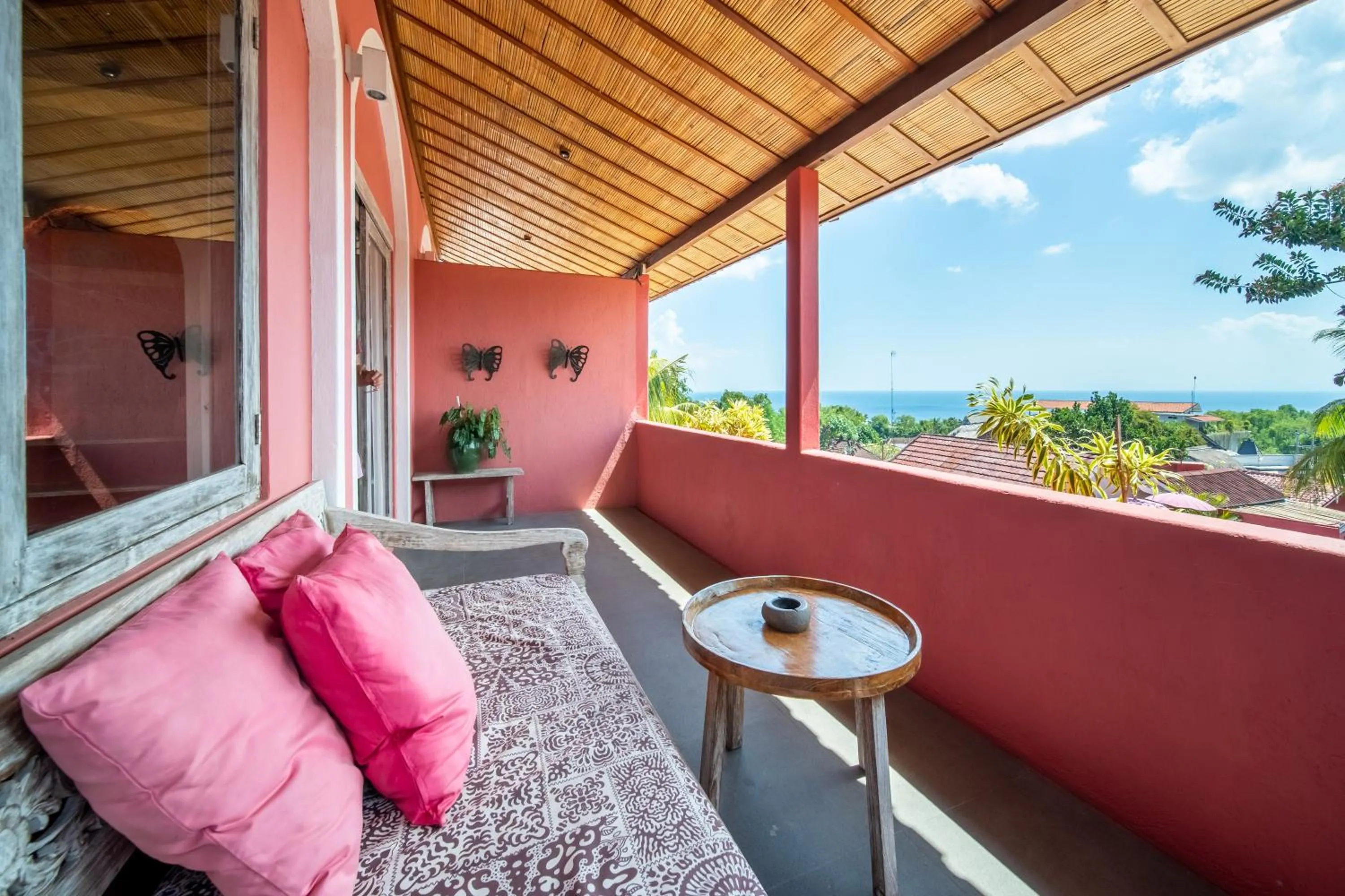 Day in PinkCoco Uluwatu - Constant Surprises & for Cool Adults Only