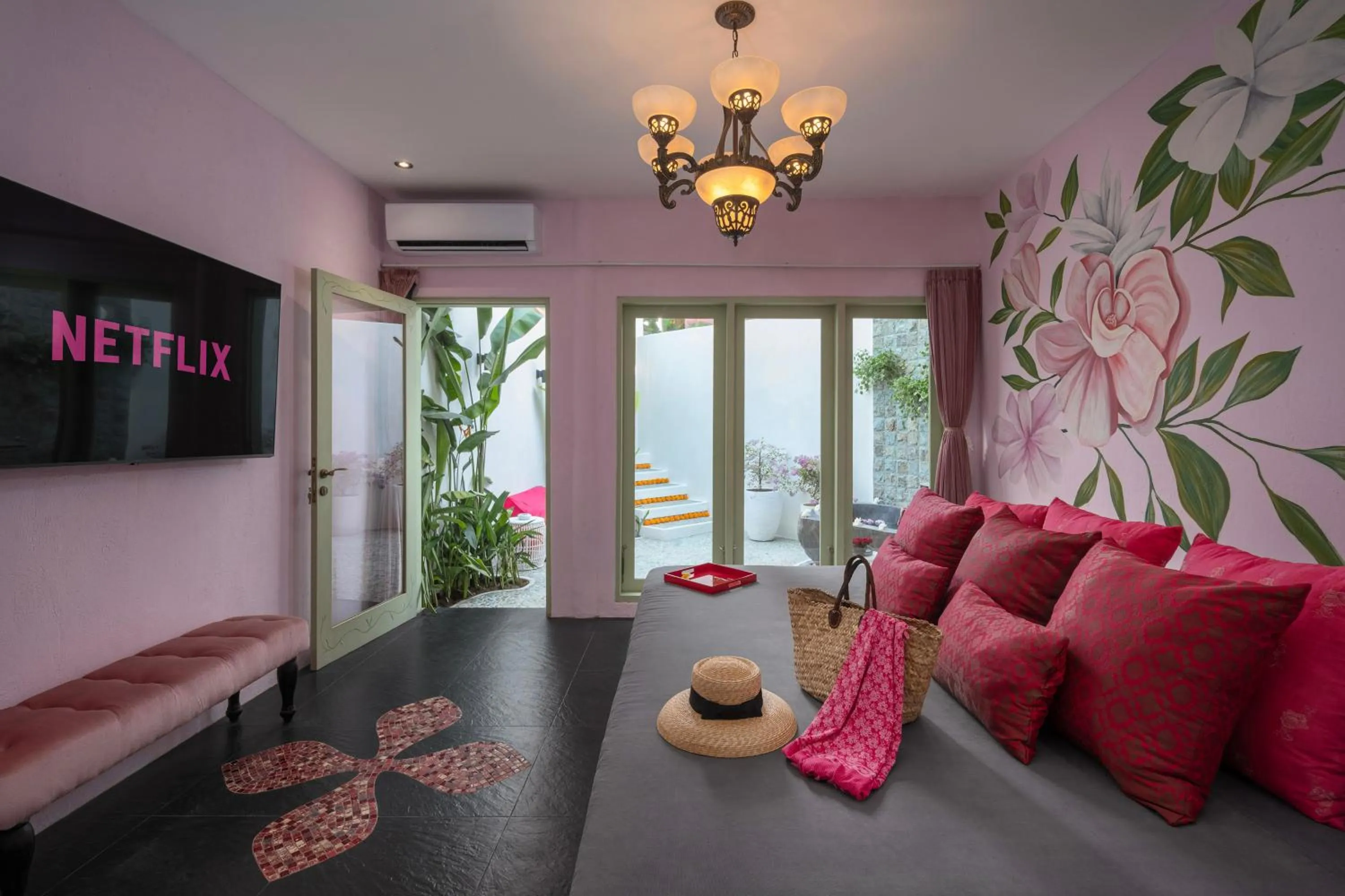 TV and multimedia in PinkCoco Uluwatu - Constant Surprises & for Cool Adults Only