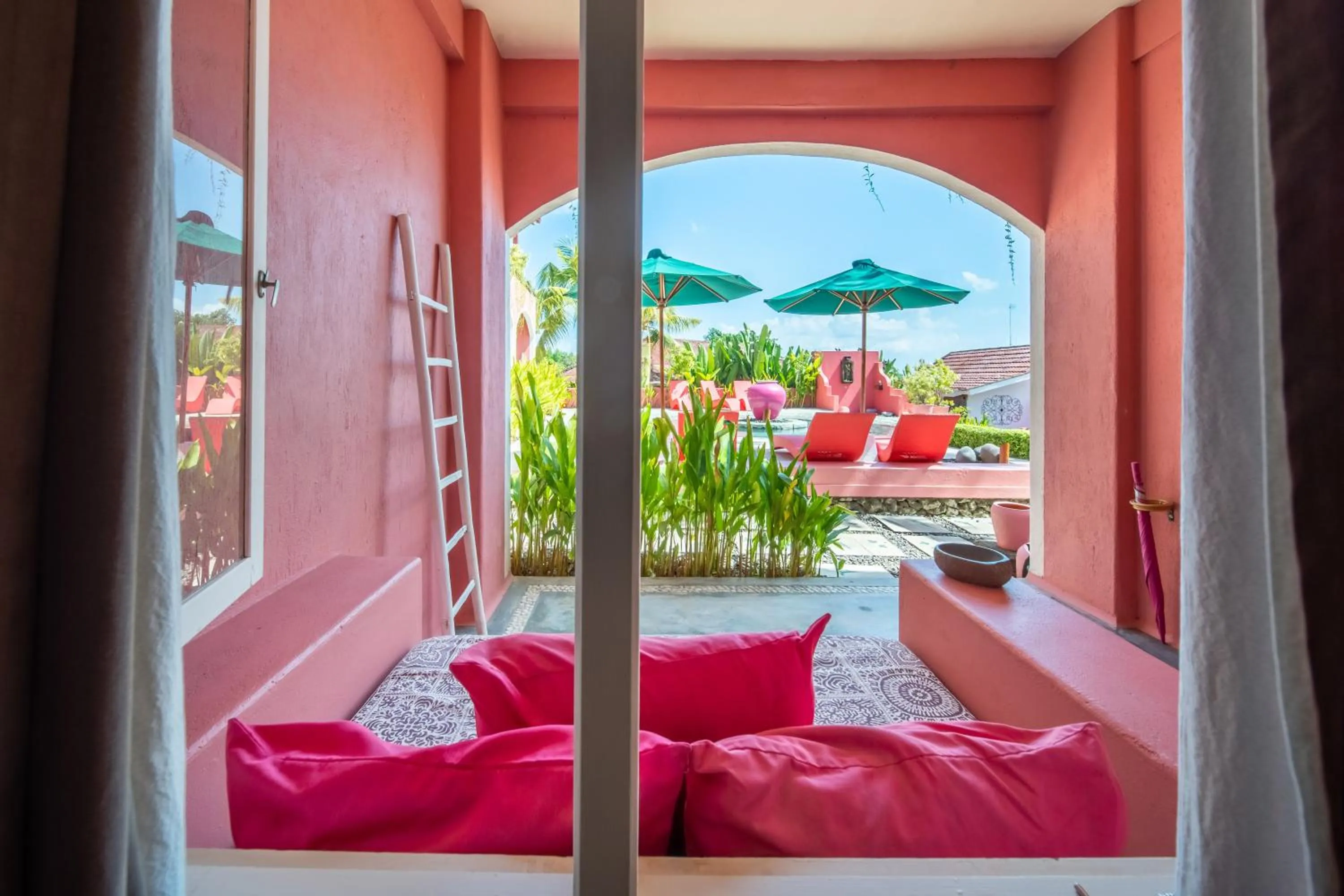 Bed in PinkCoco Uluwatu - Constant Surprises & for Cool Adults Only