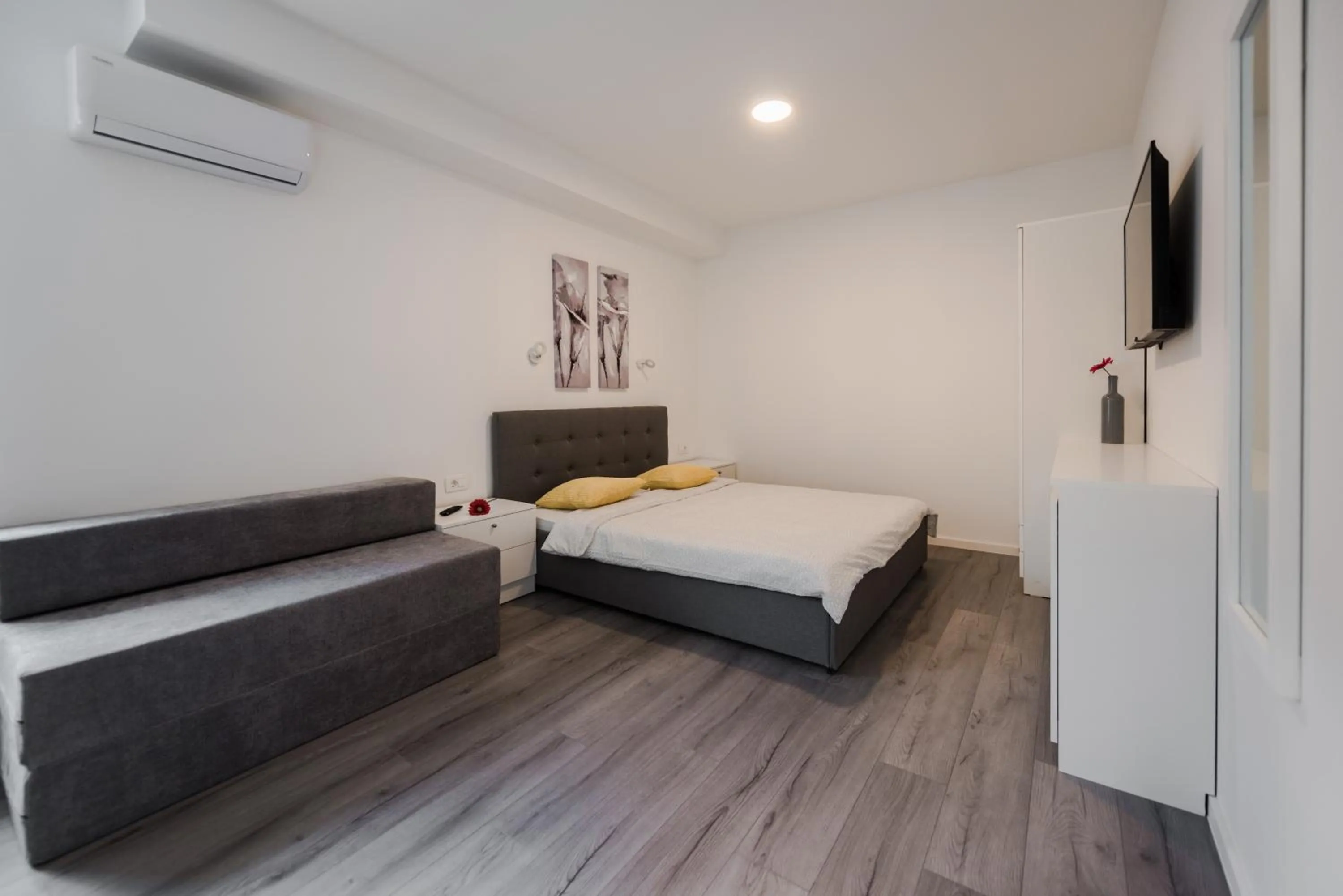 Bed in King's Street Apartments