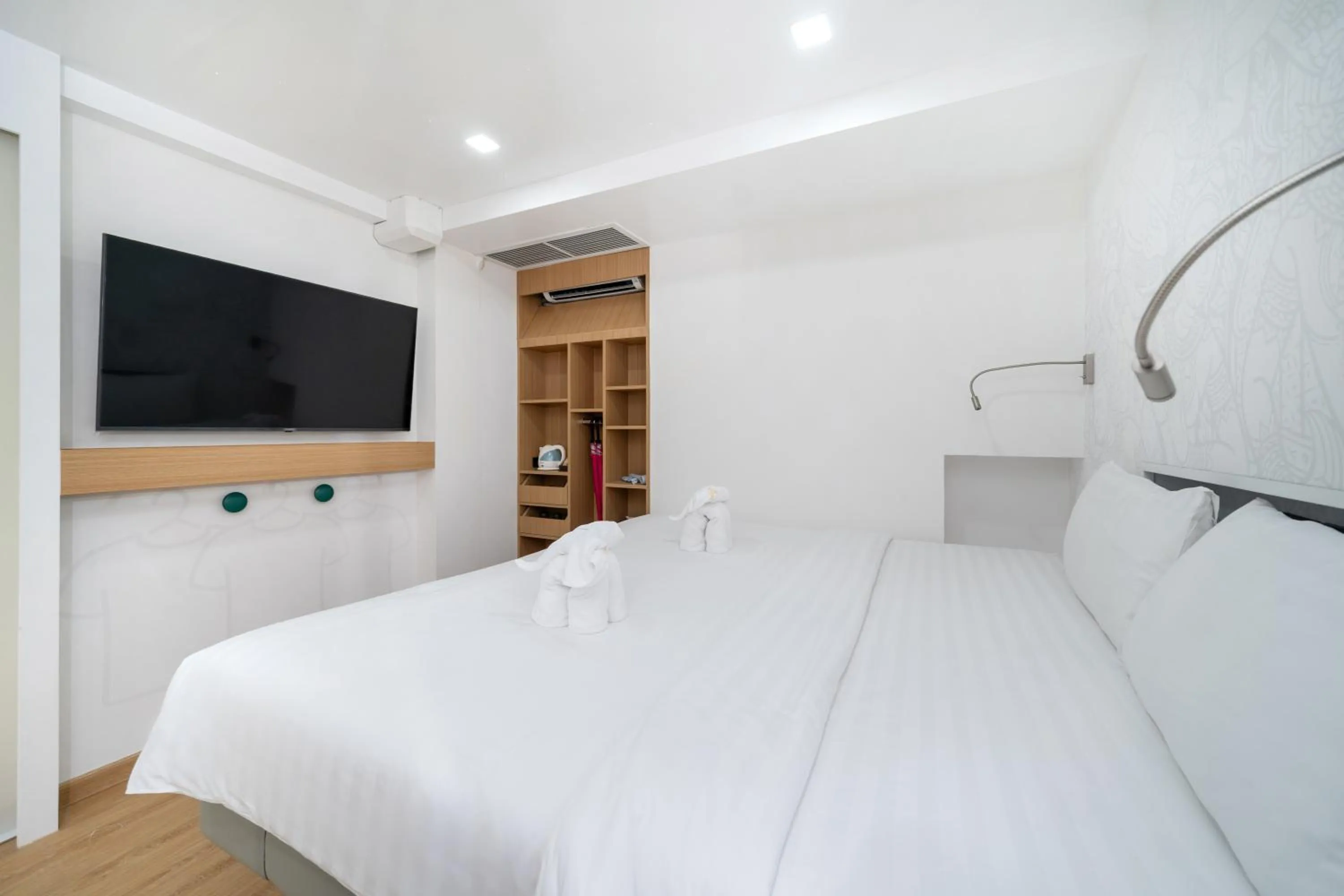 Bed in The Color Kata