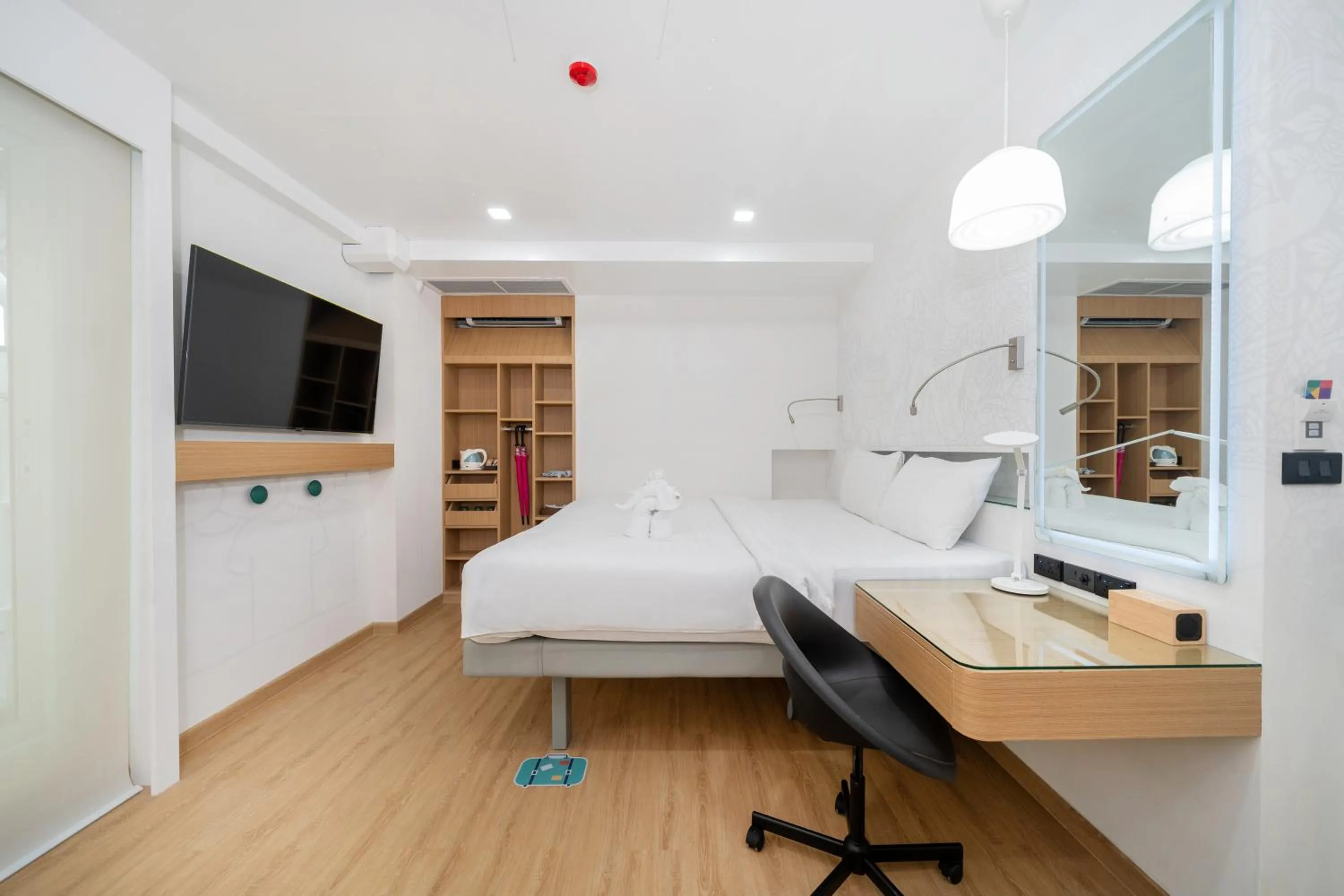 Bed in The Color Kata