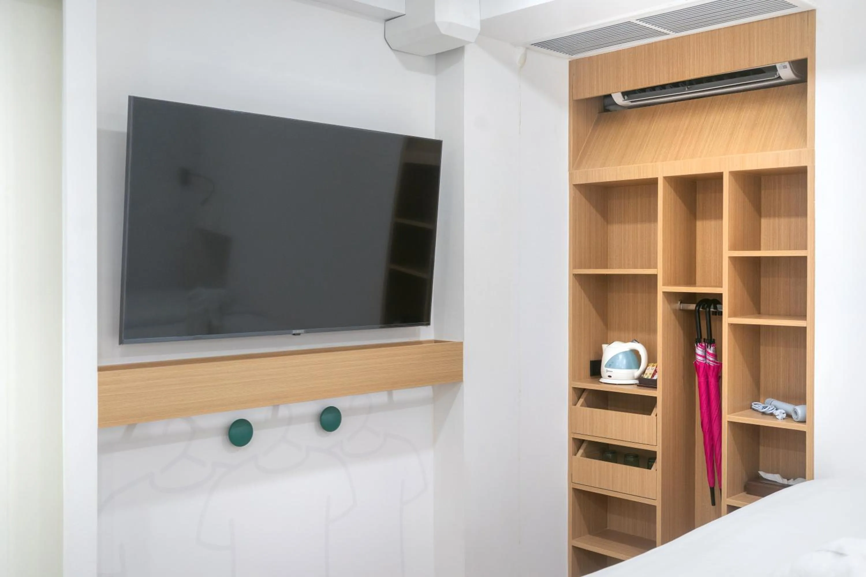 TV and multimedia in The Color Kata