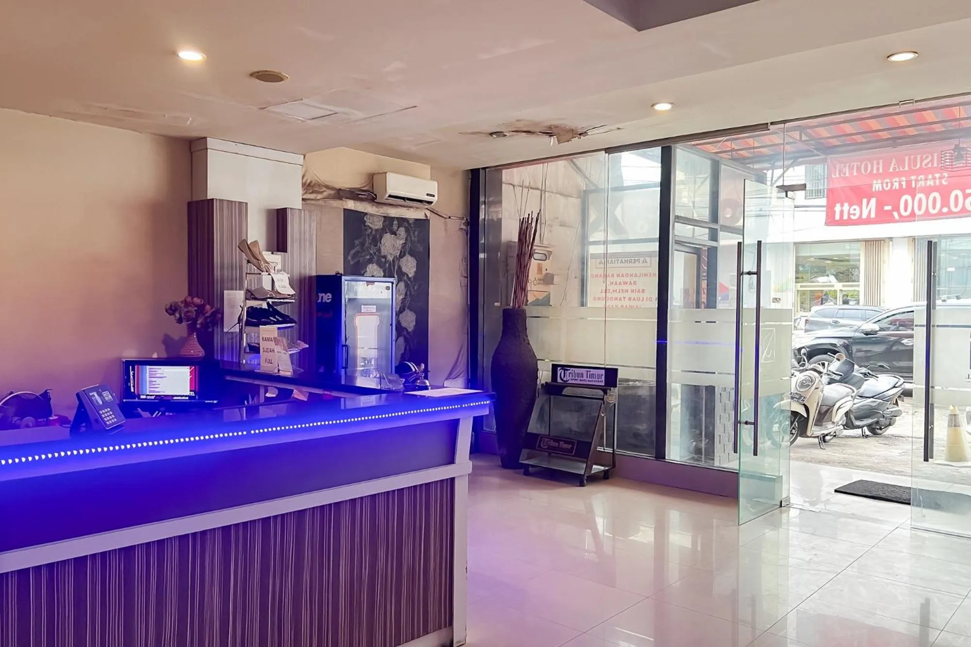 Lobby or reception in Urbanview Trisula Hotel Makassar