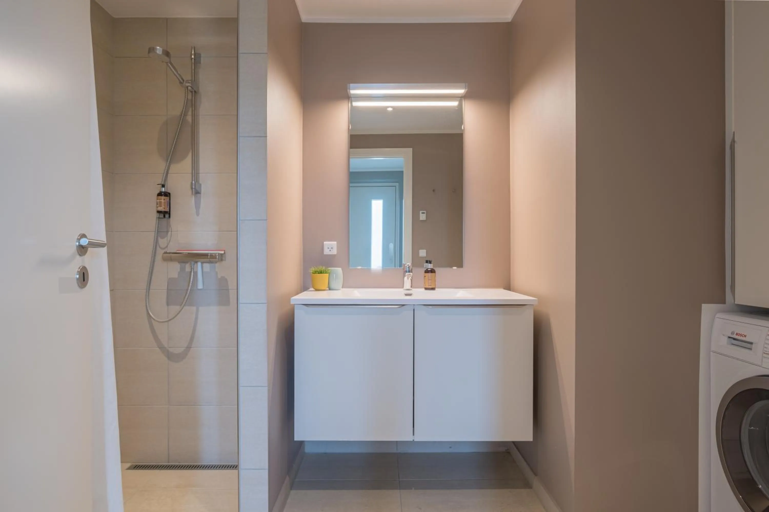 Shower in Aalborg Hotel Apartments