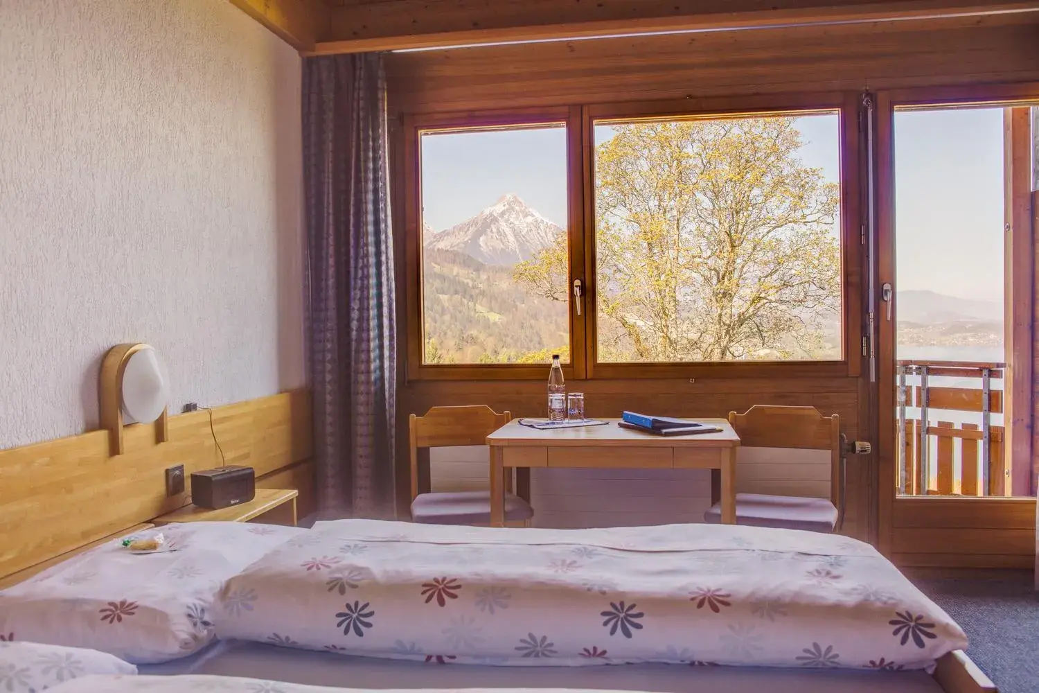 Double Room with Lake View in Hotel Meielisalp Double Room with Lake View in Hotel Meielisalp