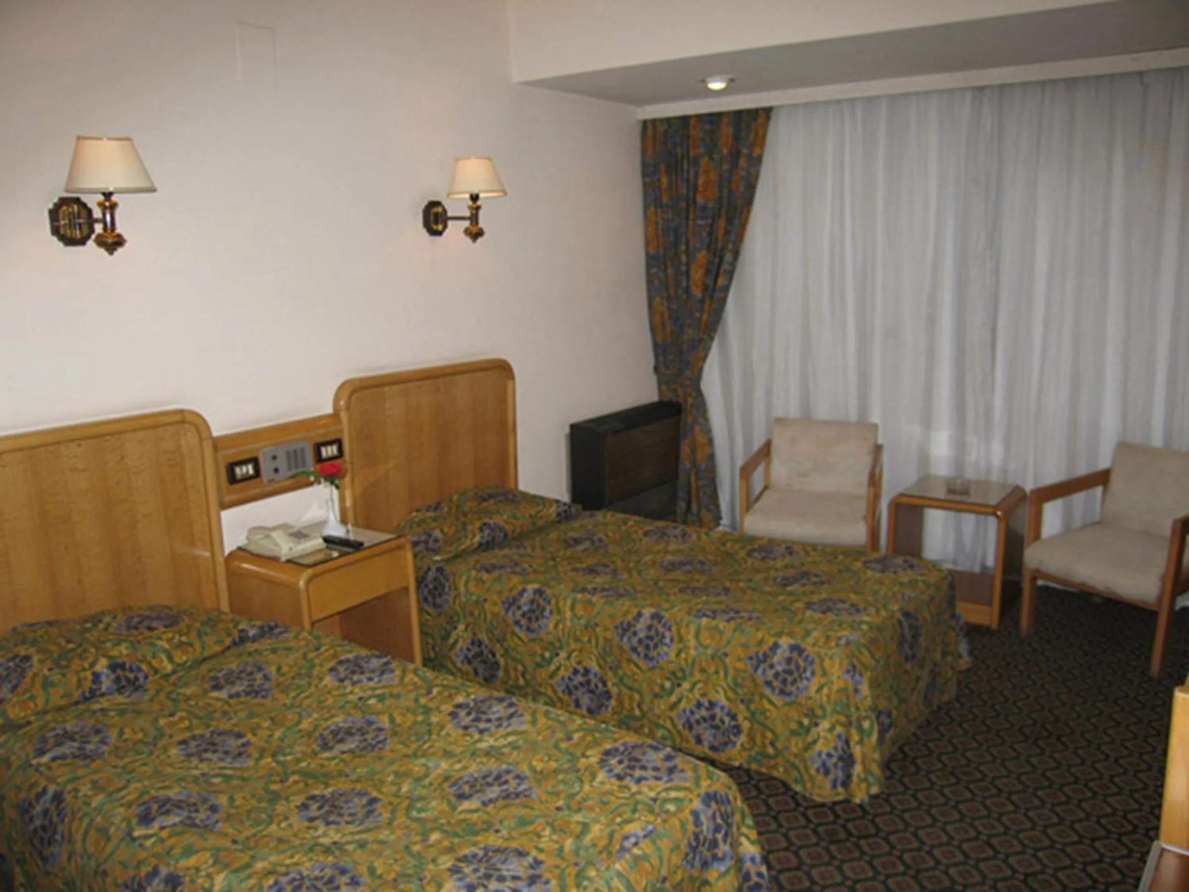 Photo of the whole room, Bed in Philippe Luxor Hotel