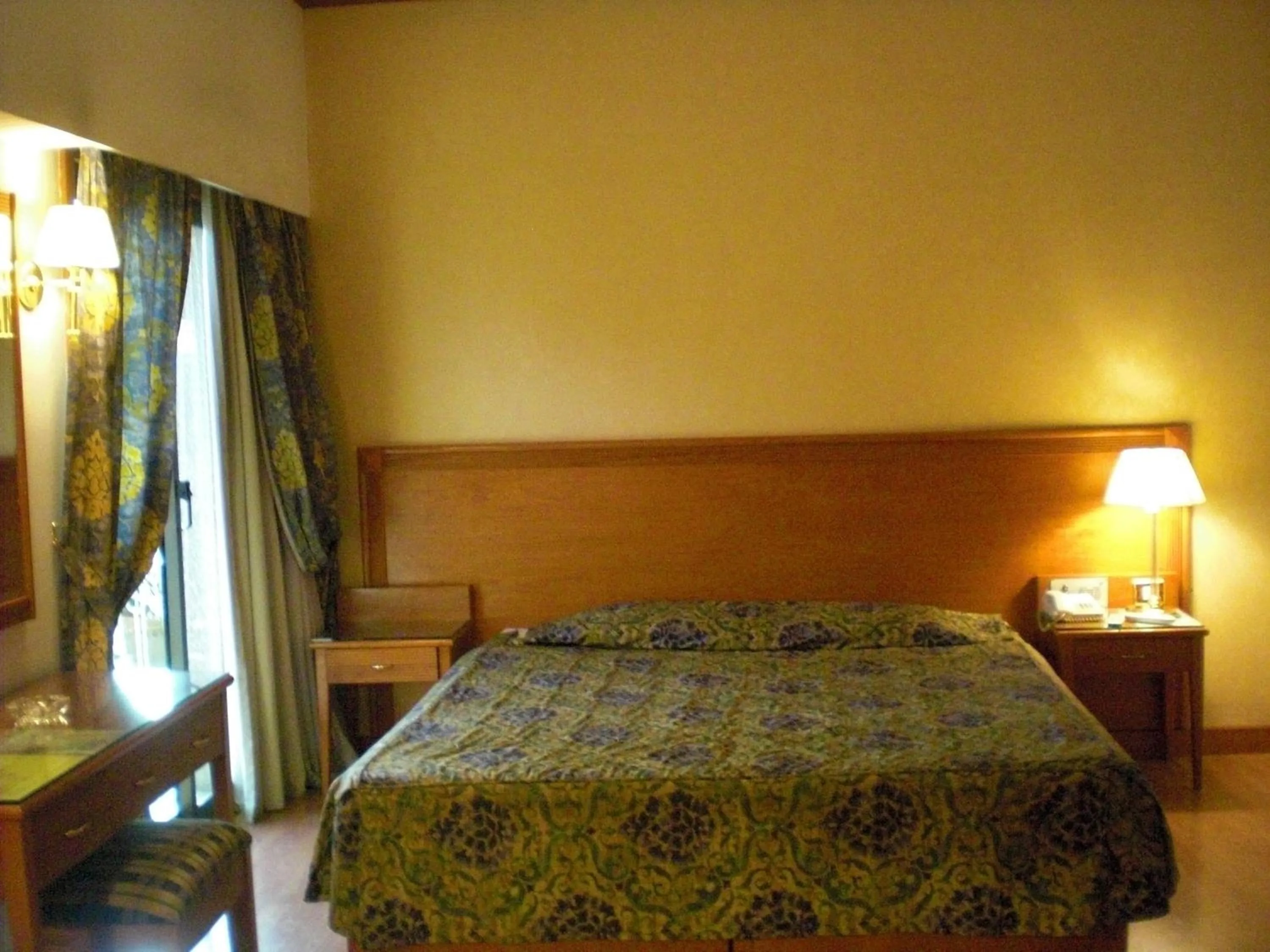 Bed in Philippe Luxor Hotel