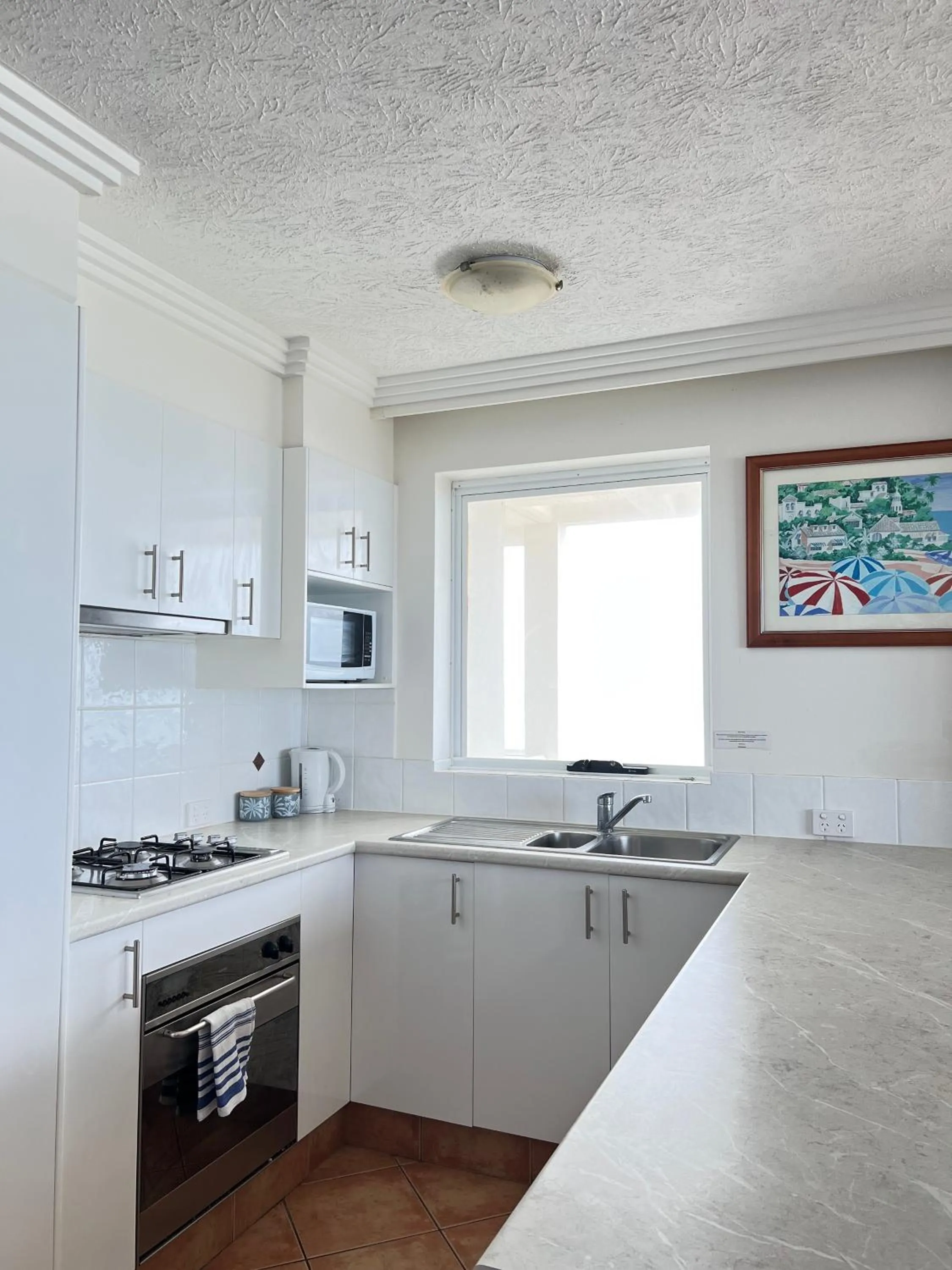 Kitchen or kitchenette in Regency on the Beach