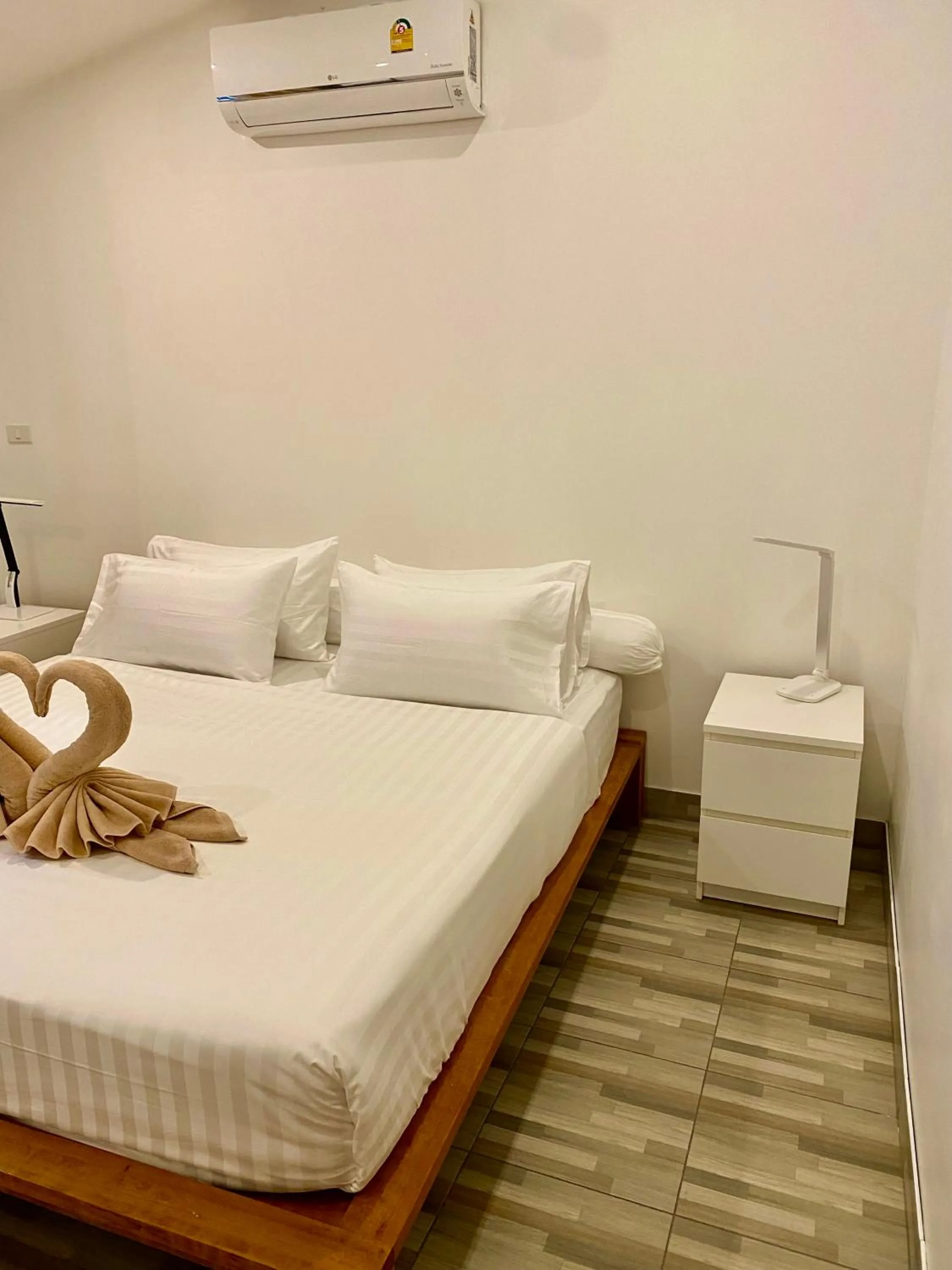 Bed in Eden Bungalows Fisherman's village