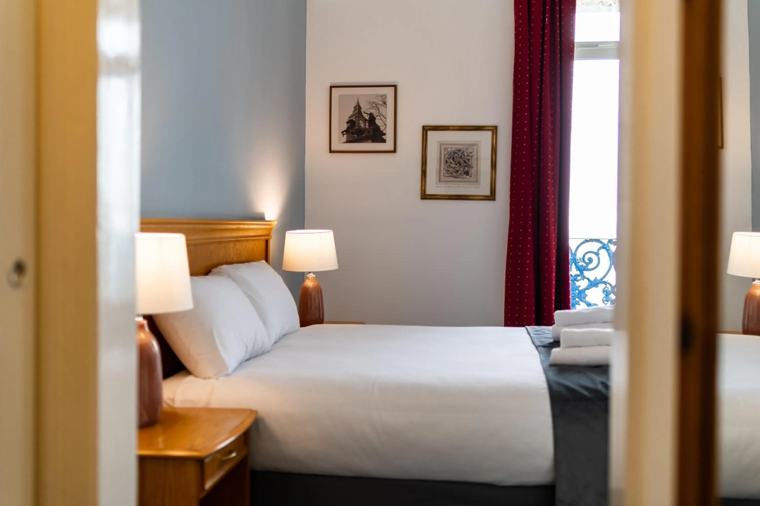 Bed in The Southcliff Hotel