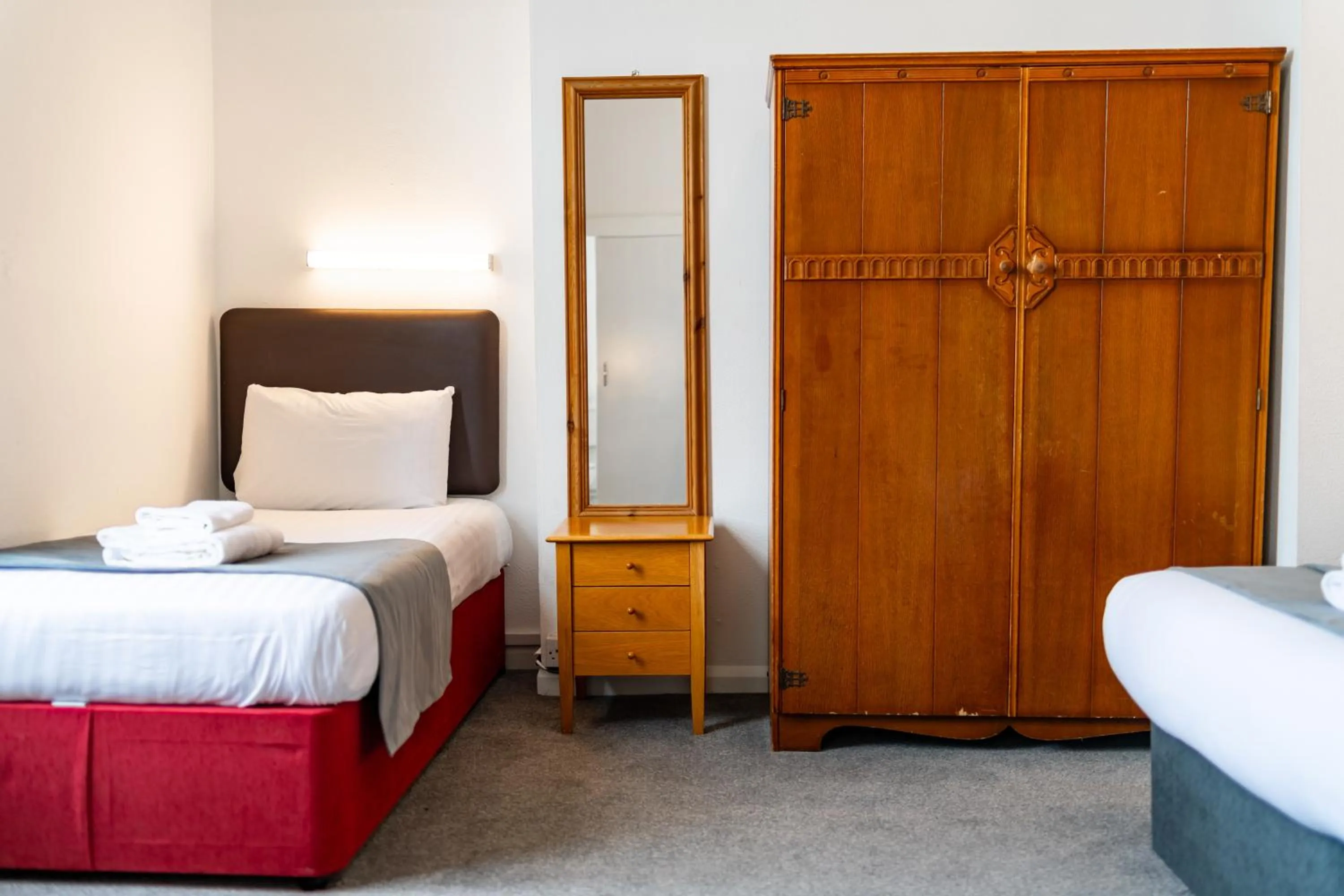 Bed in The Southcliff Hotel