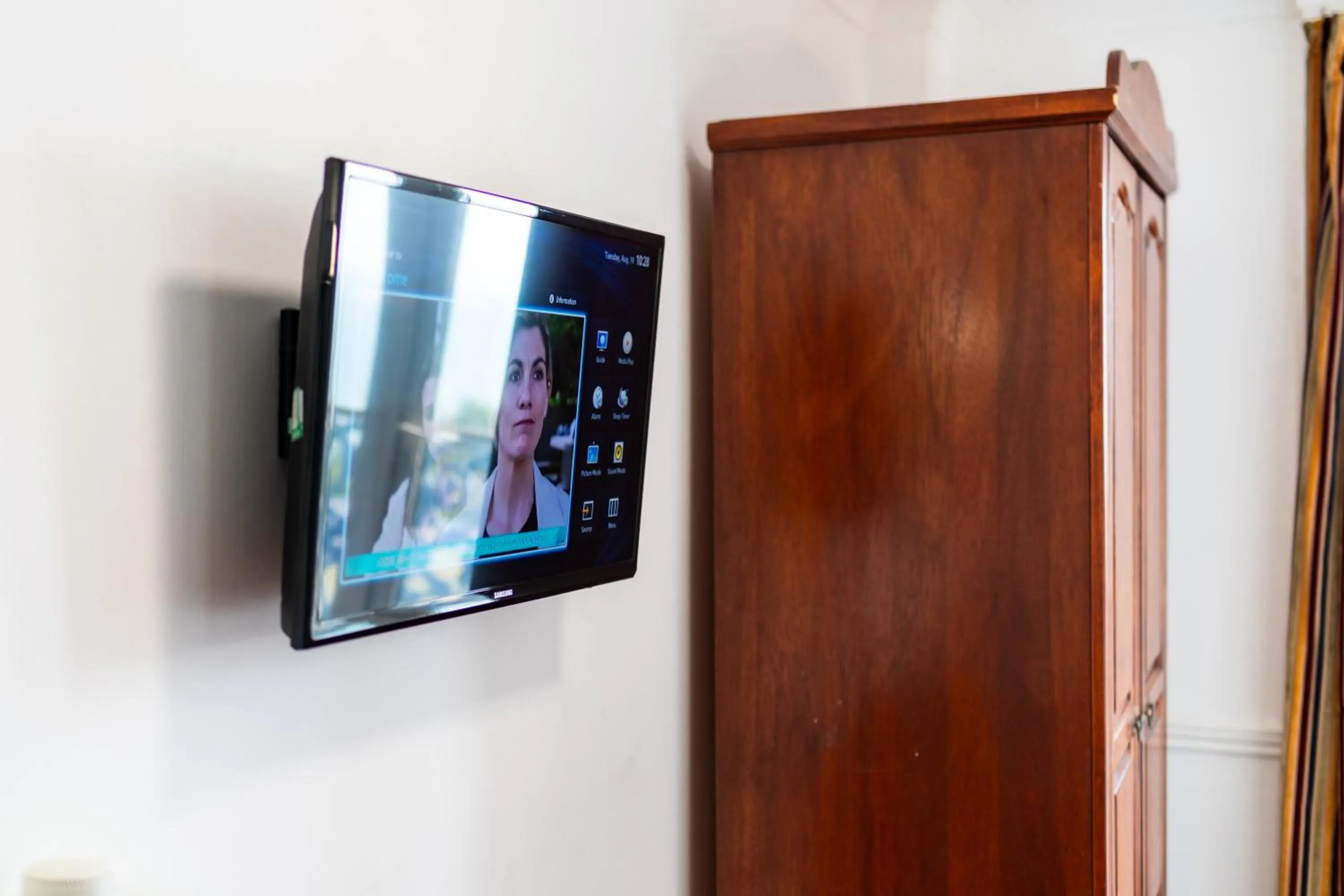 TV and multimedia in The Southcliff Hotel