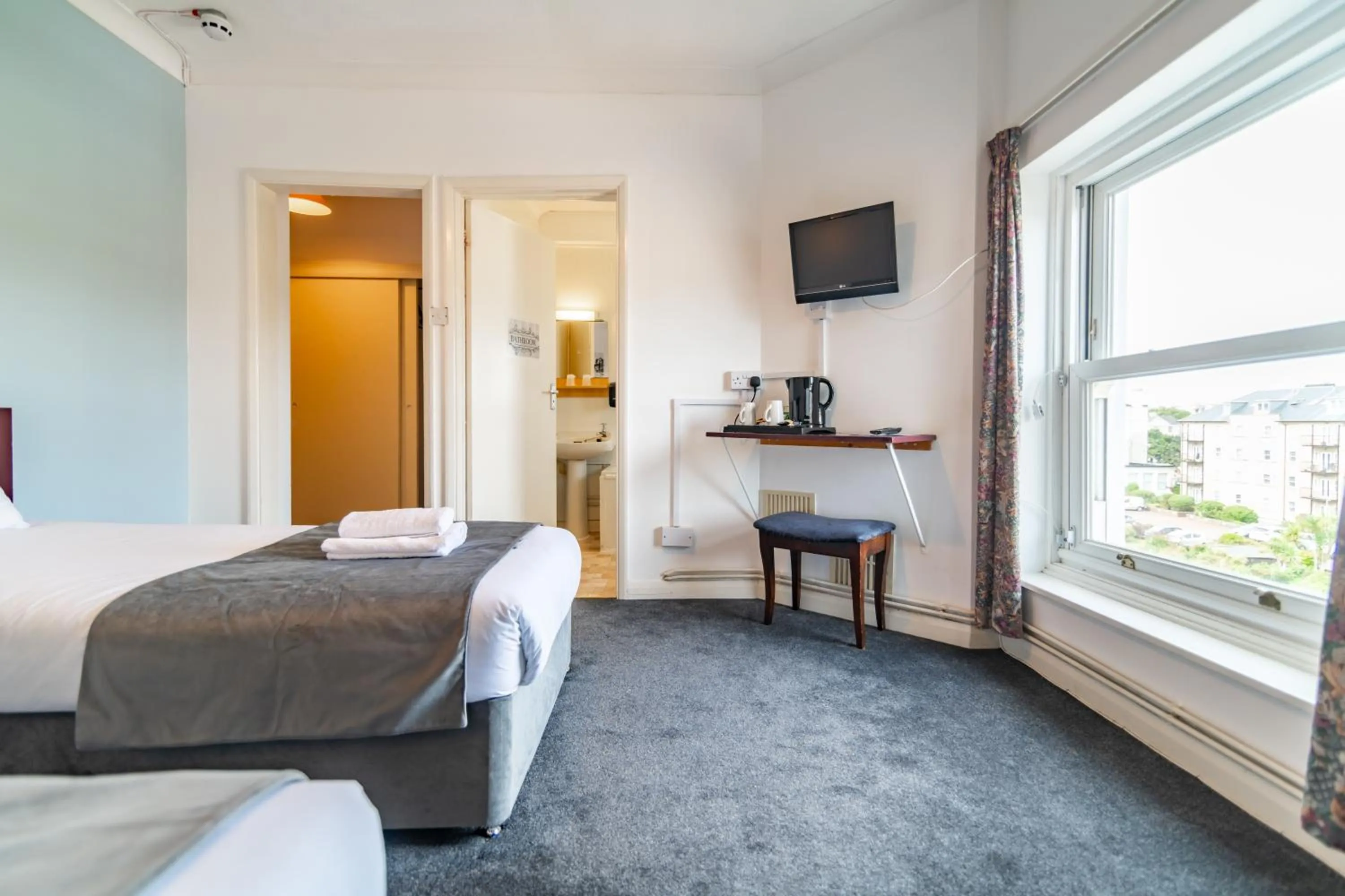 TV and multimedia, Bed in The Southcliff Hotel