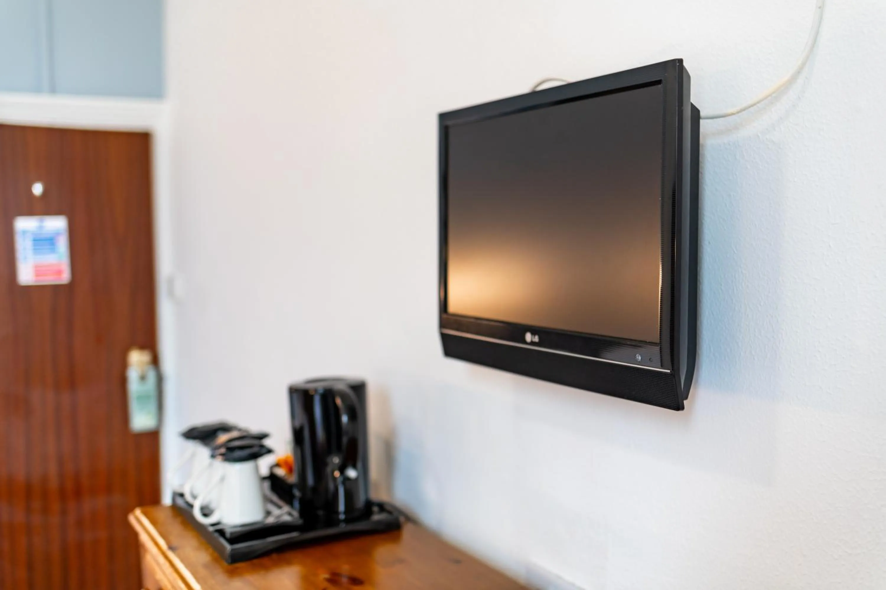 TV and multimedia in The Southcliff Hotel