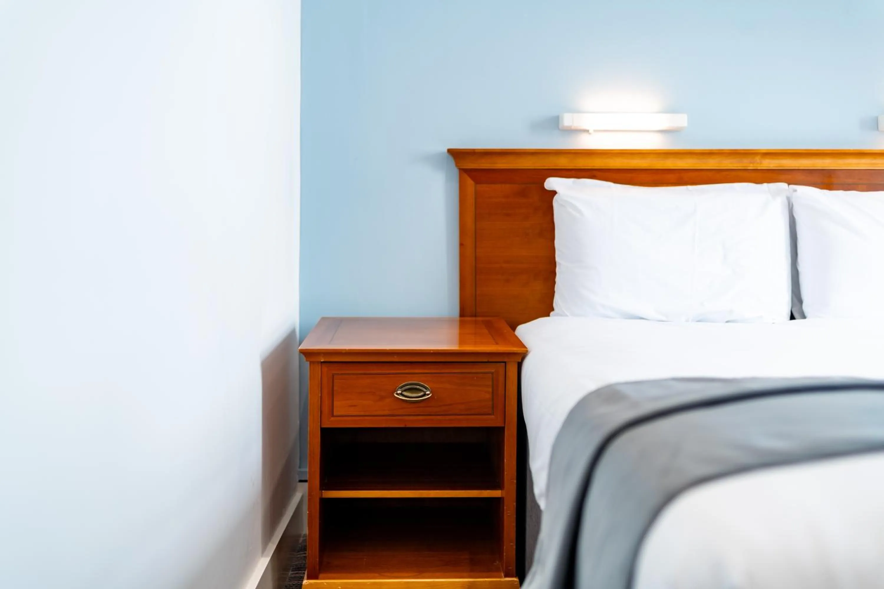 Bed in The Southcliff Hotel