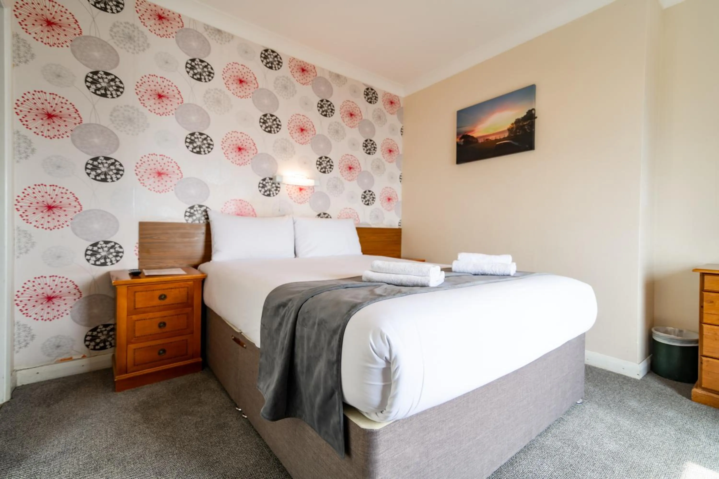 Bedroom, Bed in The Southcliff Hotel