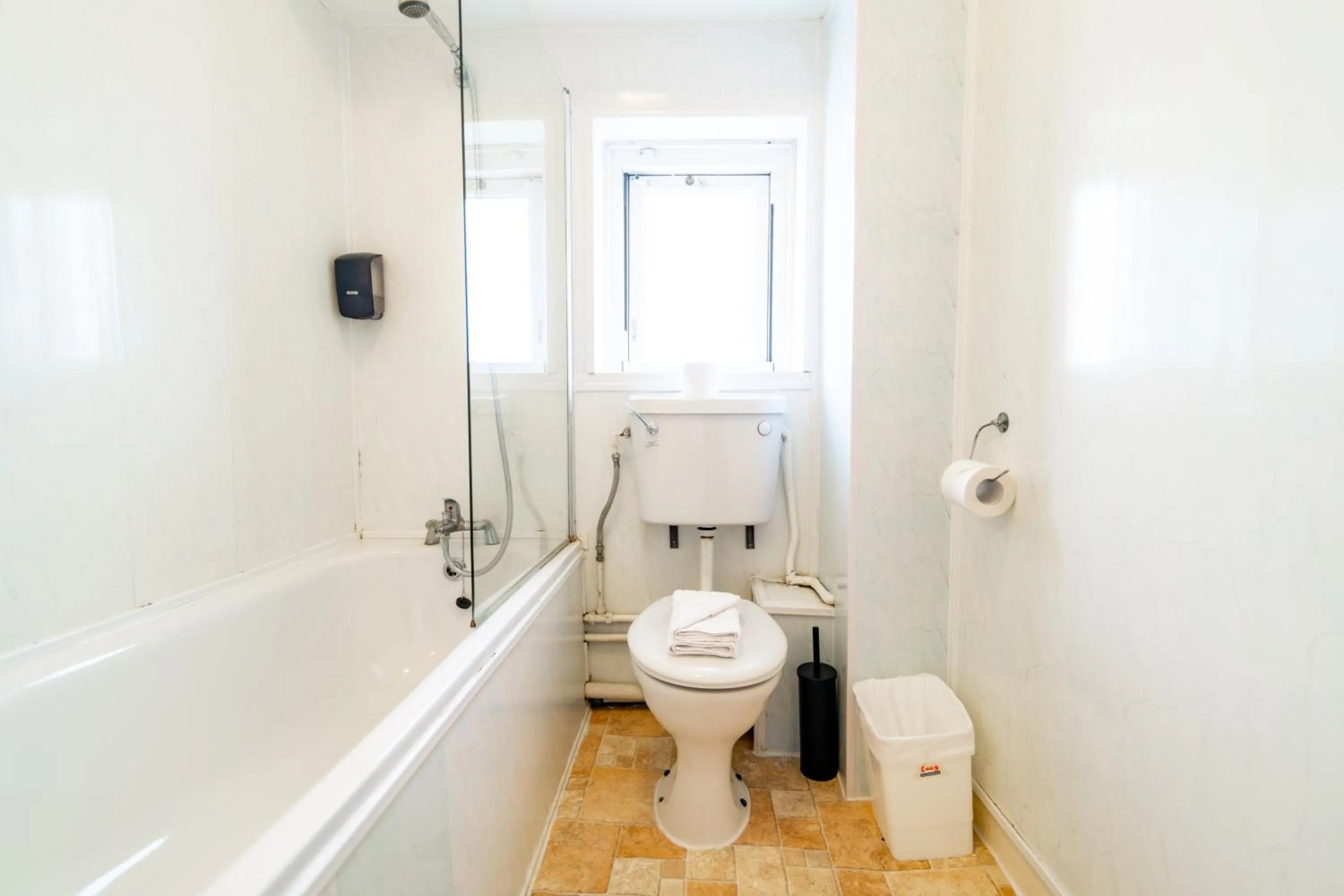 Toilet in The Southcliff Hotel