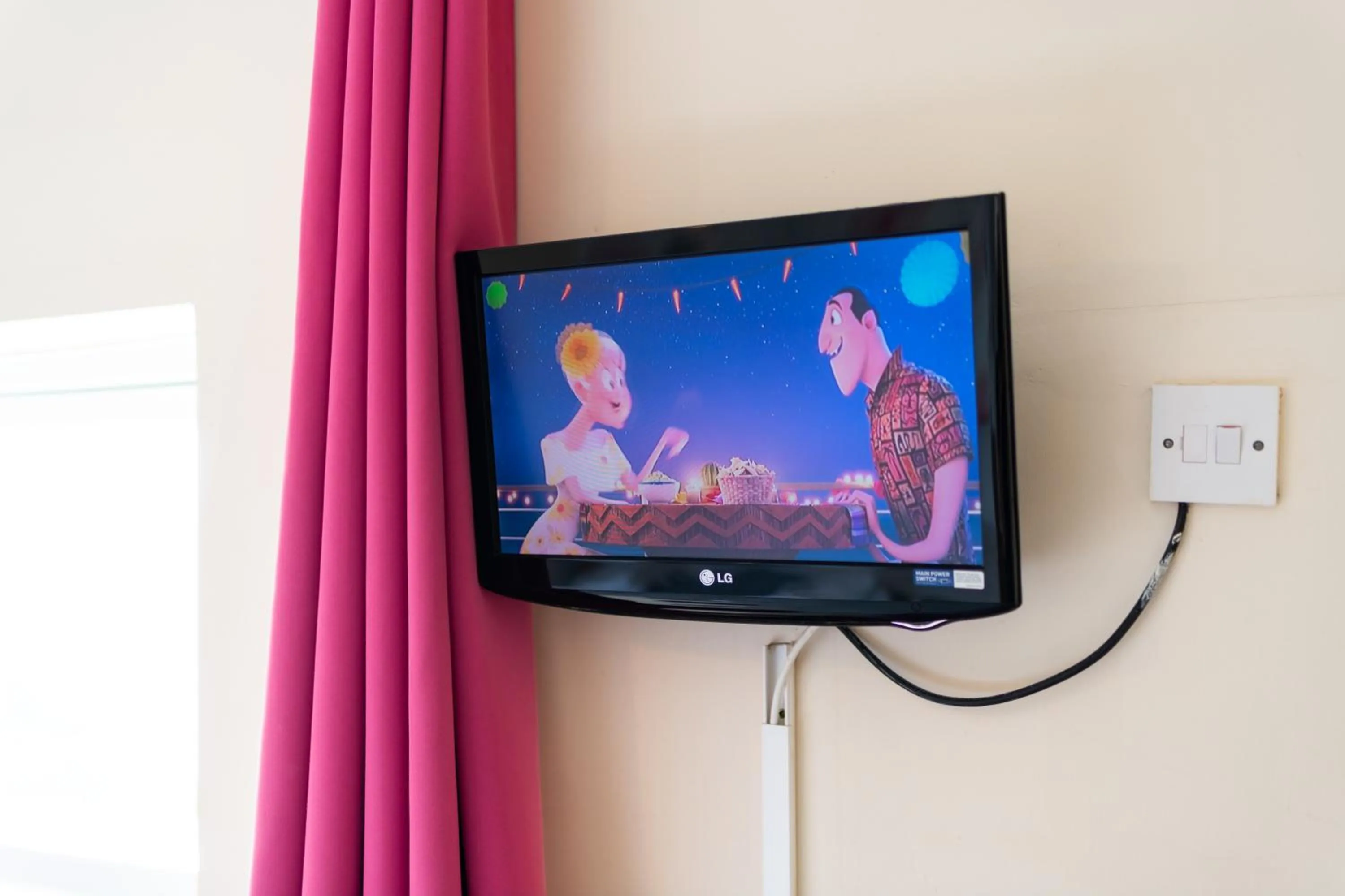 TV and multimedia in The Southcliff Hotel