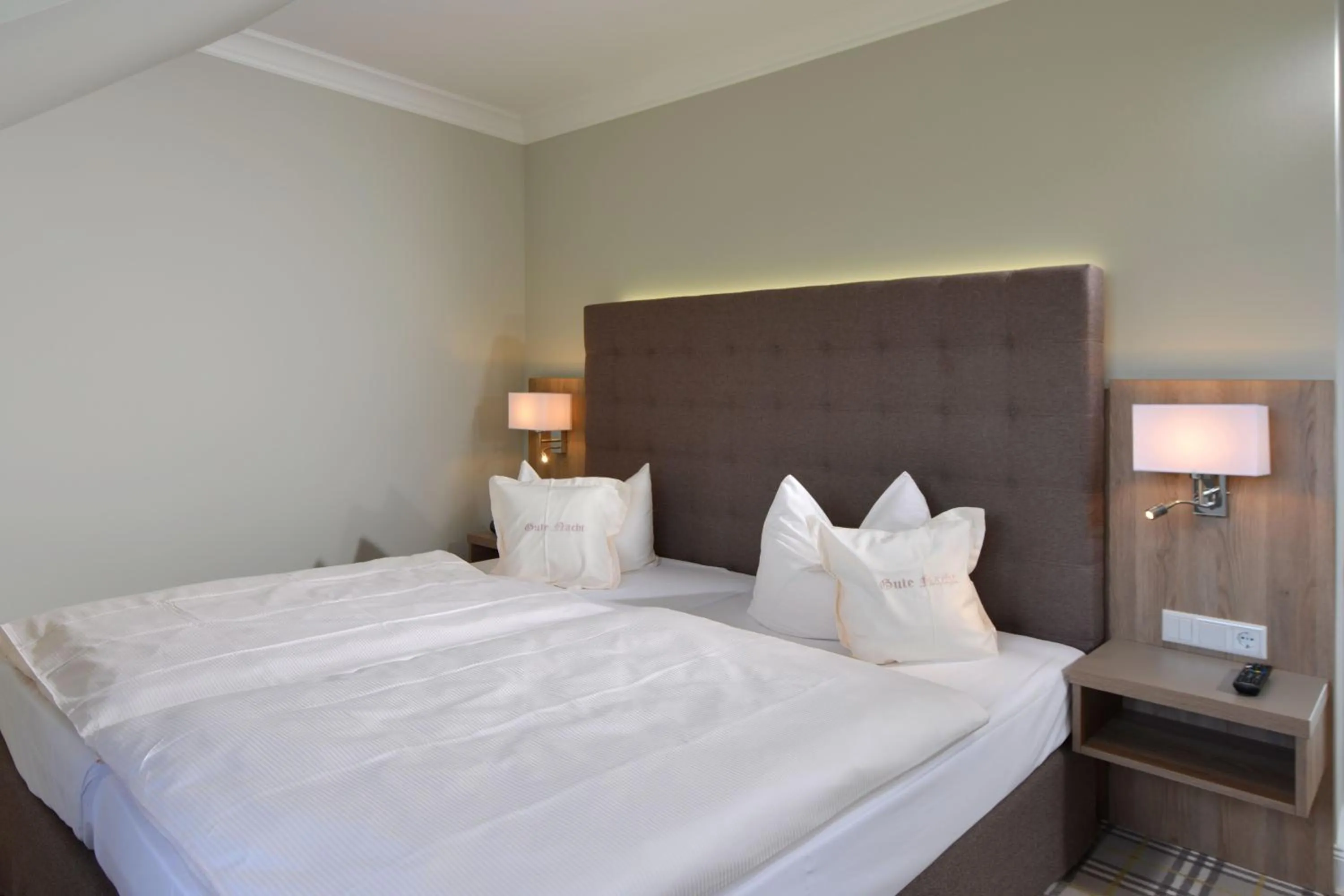 Bedroom, Bed in Kurhotel Drei Birken