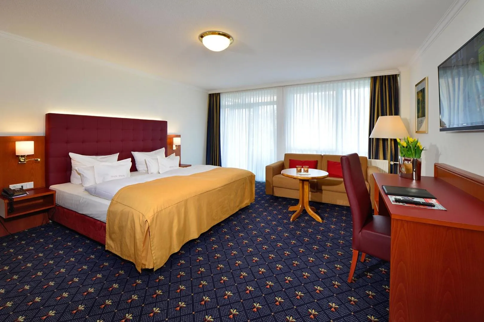 Photo of the whole room, Bed in Kurhotel Drei Birken