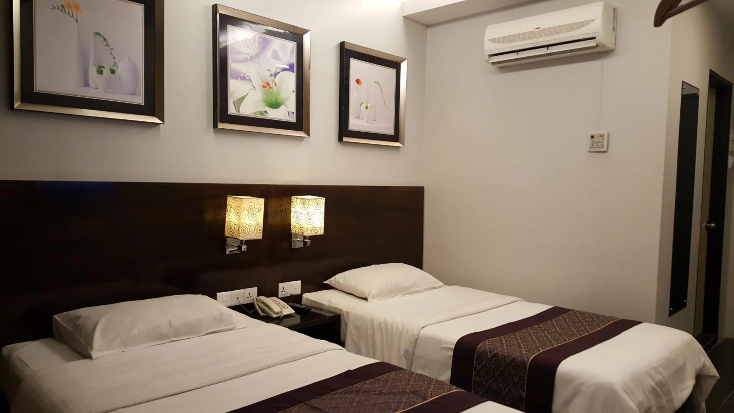 Bed in Super 8 Hotel @ Georgetown