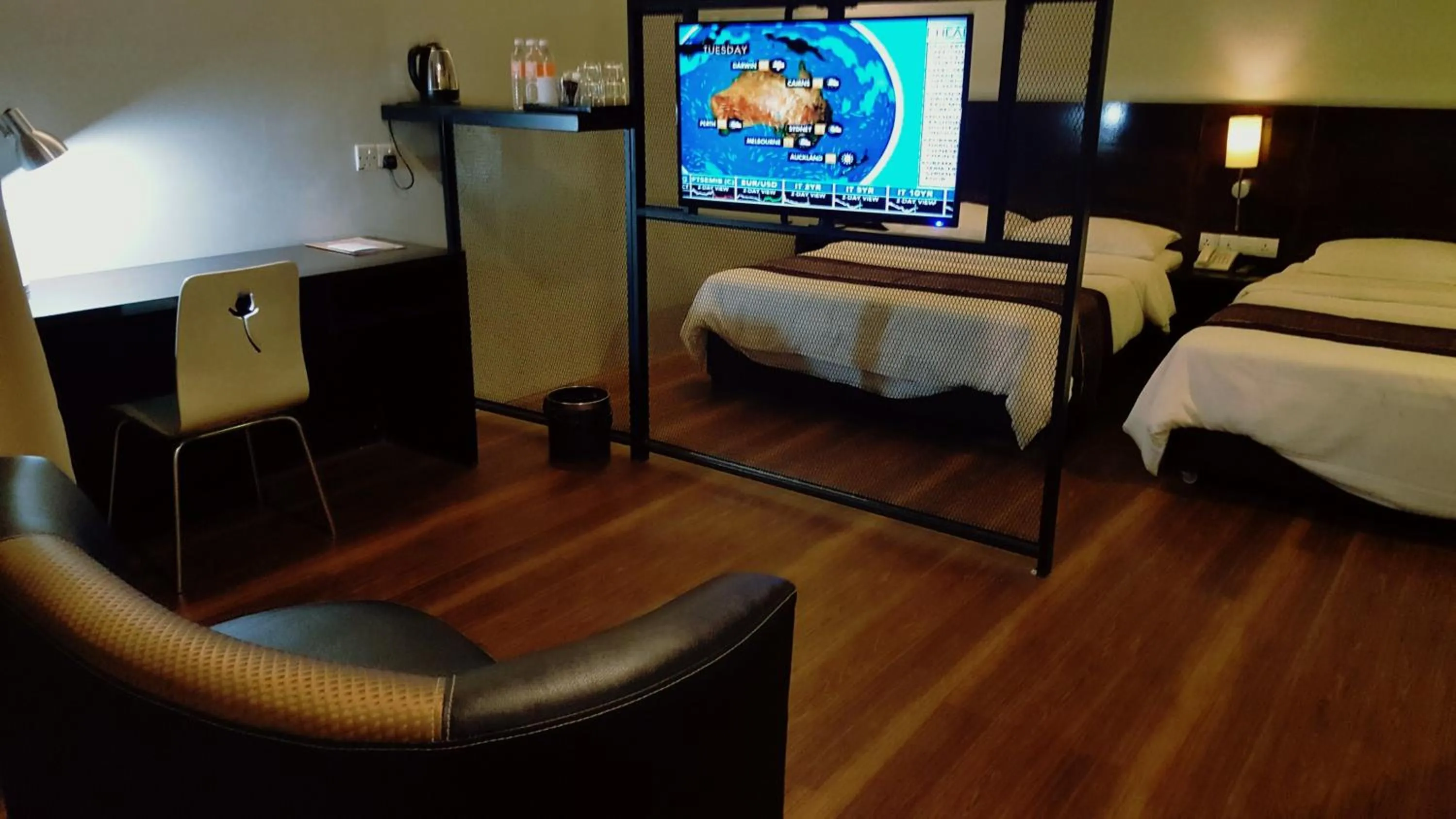 Bed in Super 8 Hotel @ Georgetown