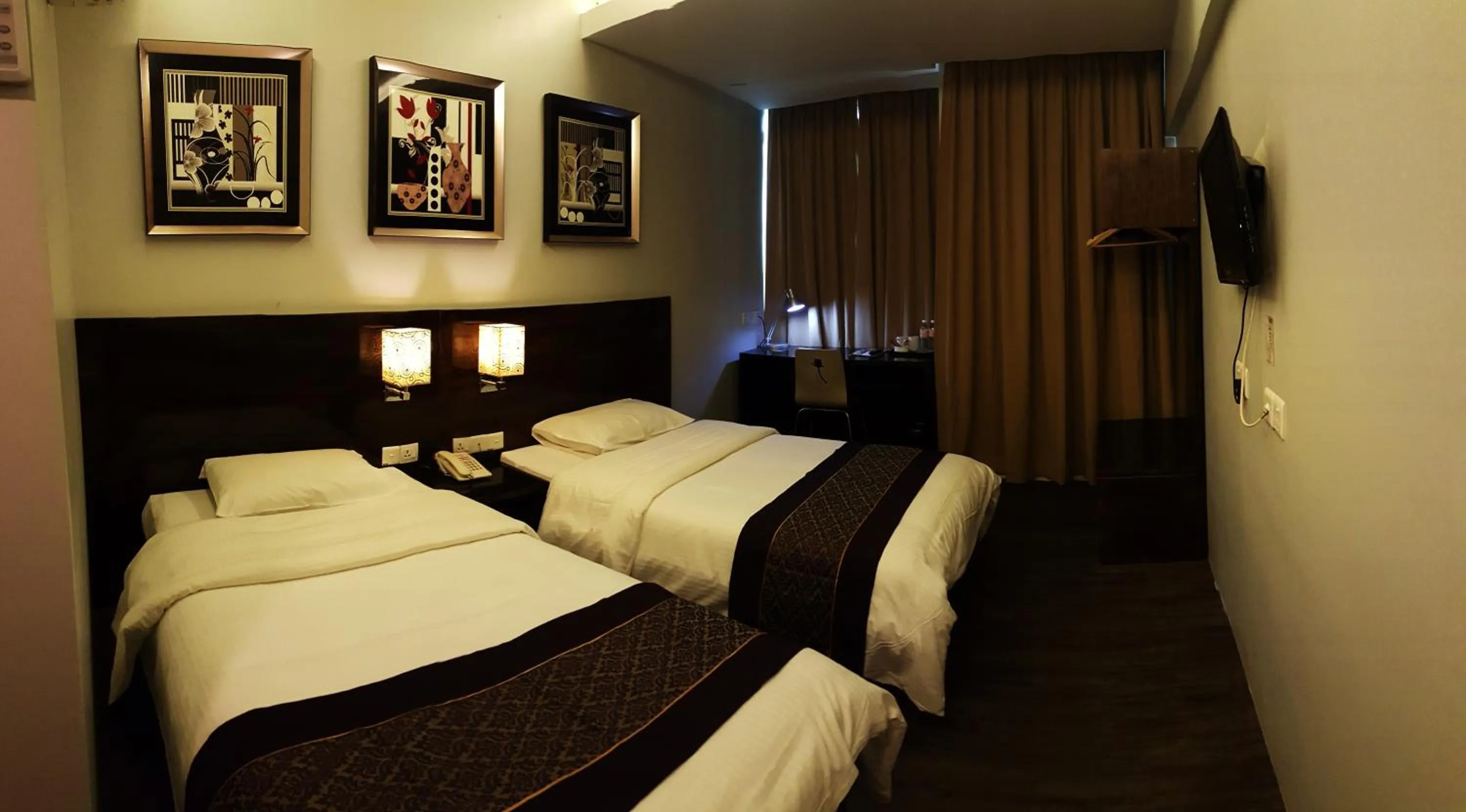 Bed in Super 8 Hotel @ Georgetown