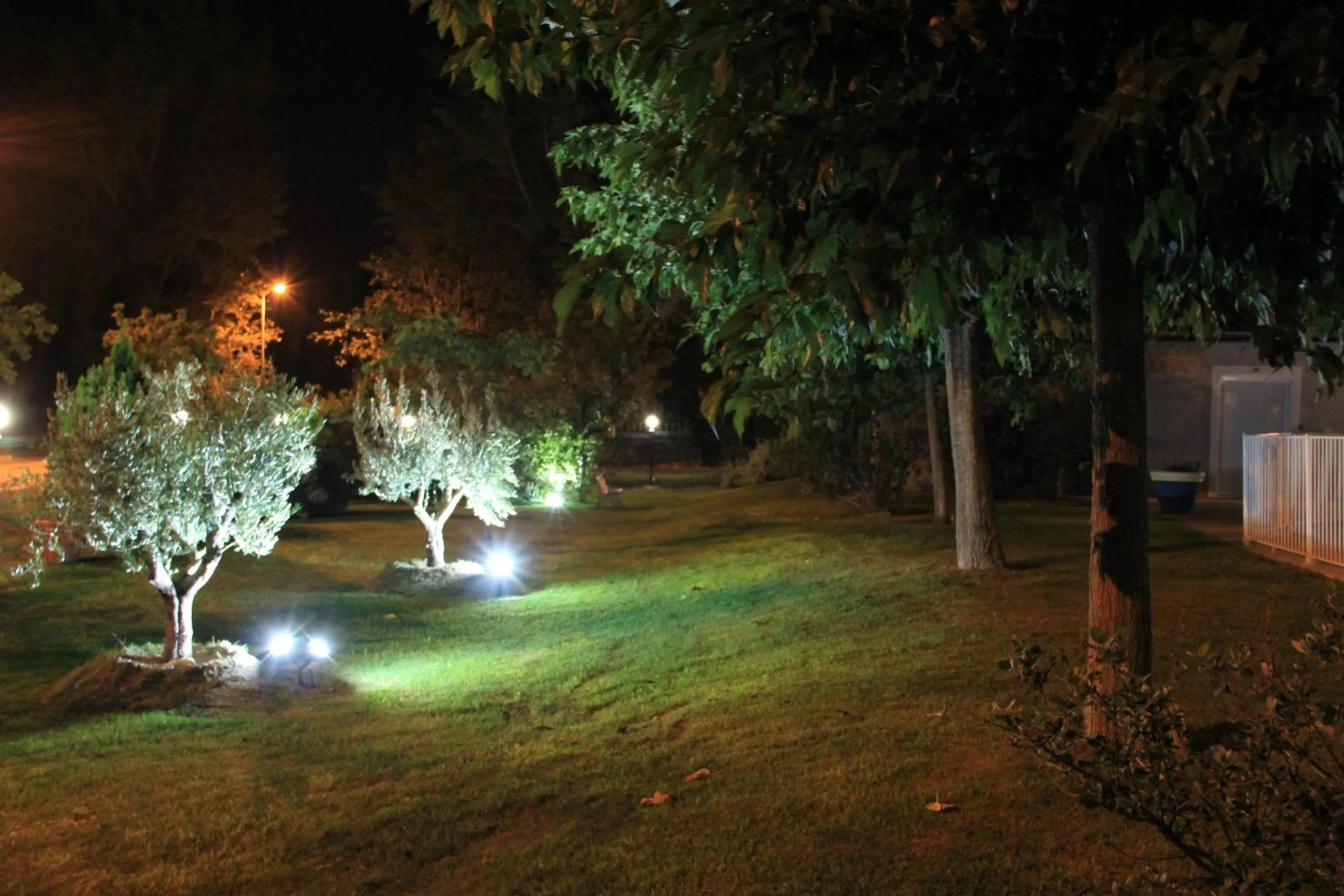 Night in Hôtel Saint Louis