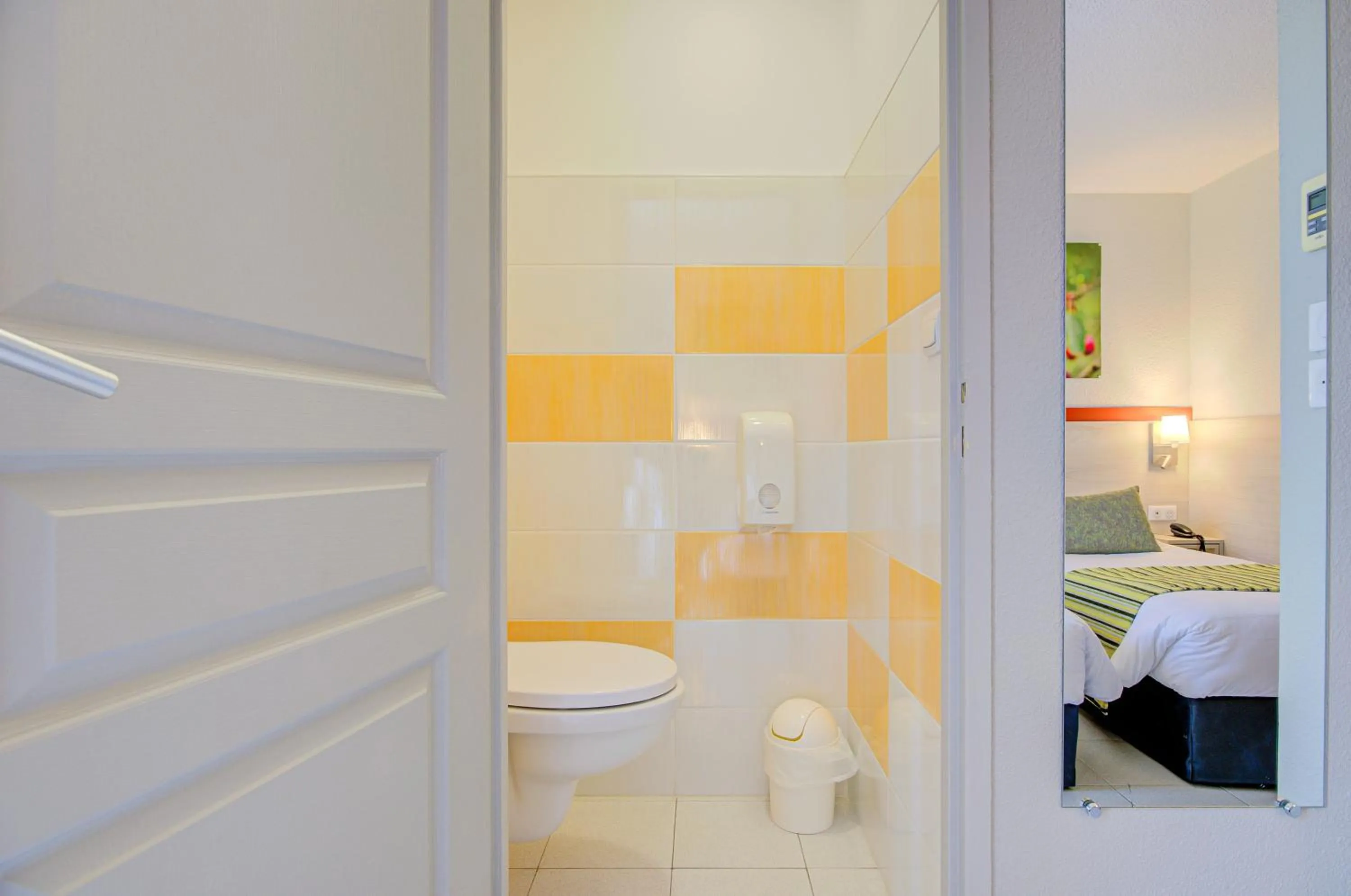 Bedroom in Hôtel Saint Louis