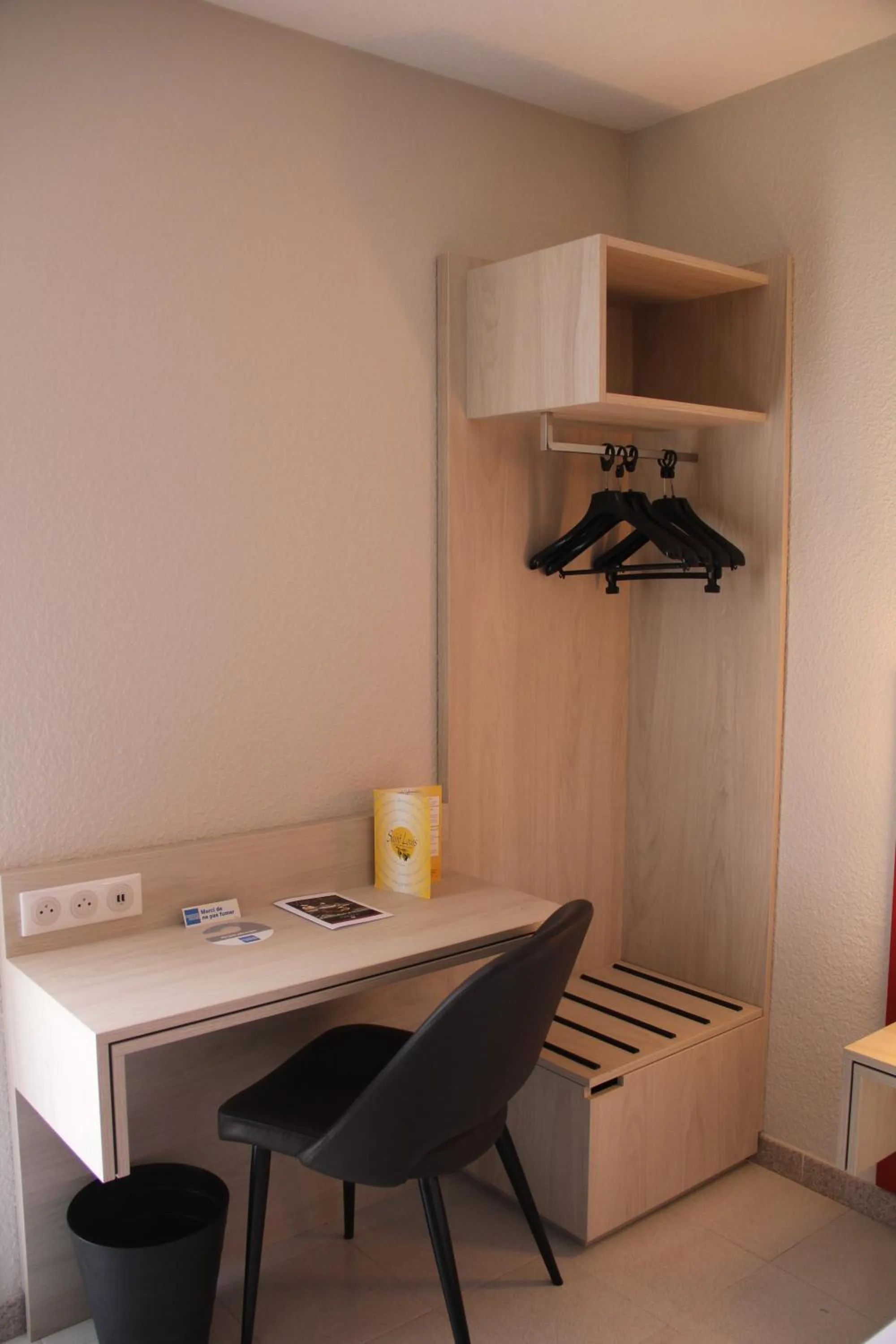 Decorative detail in Hôtel Saint Louis