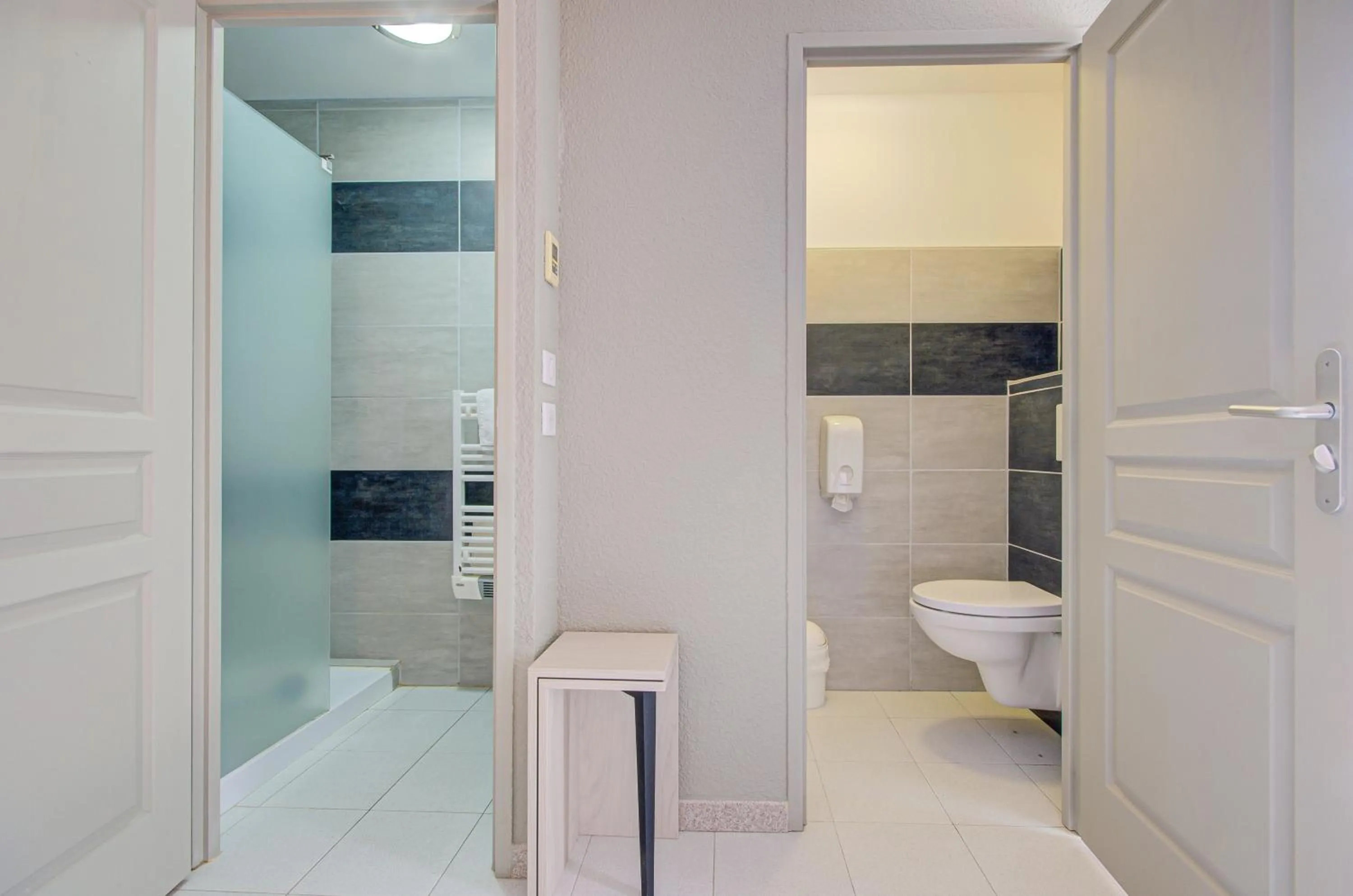 Bathroom in Hôtel Saint Louis