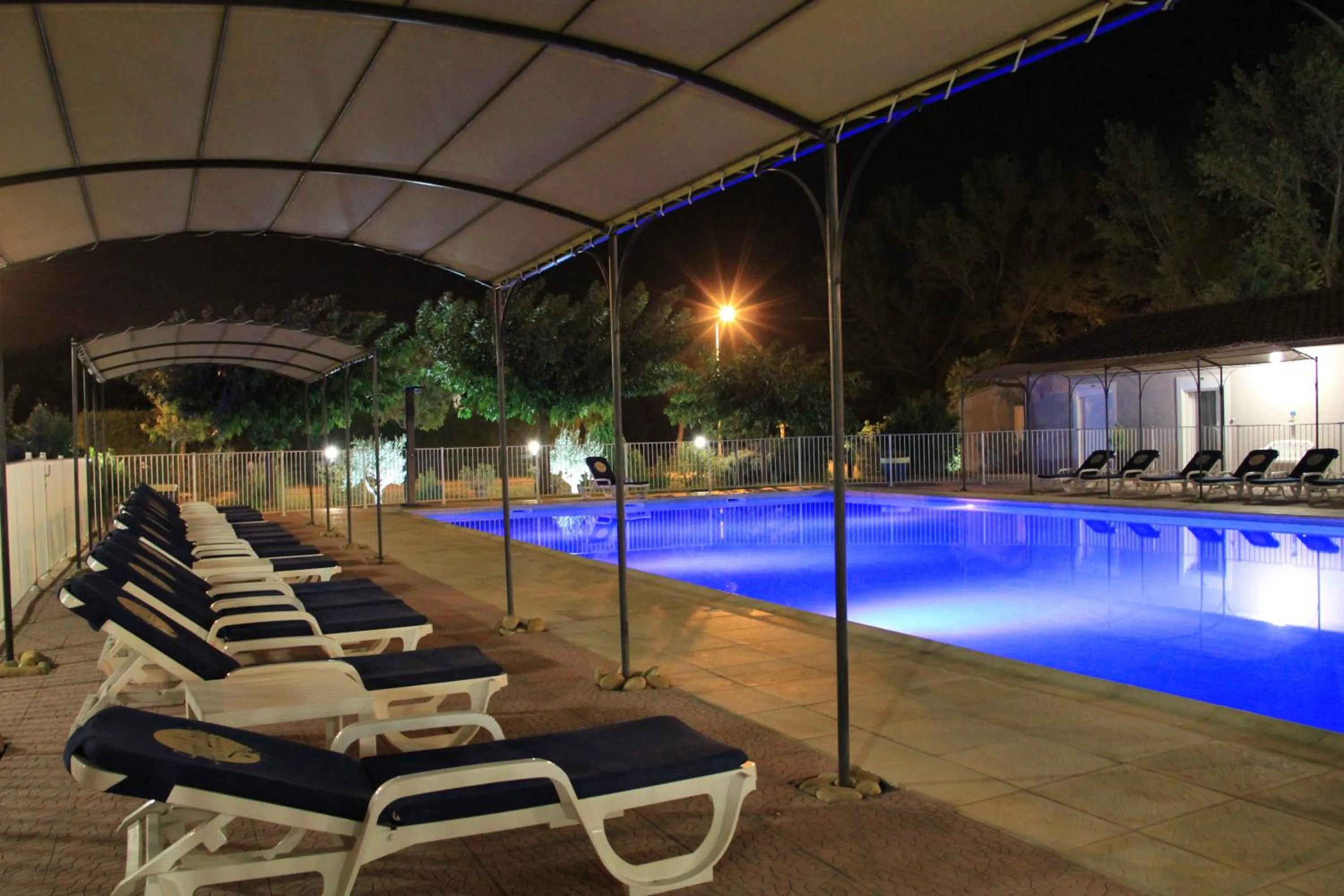 Swimming pool in Hôtel Saint Louis