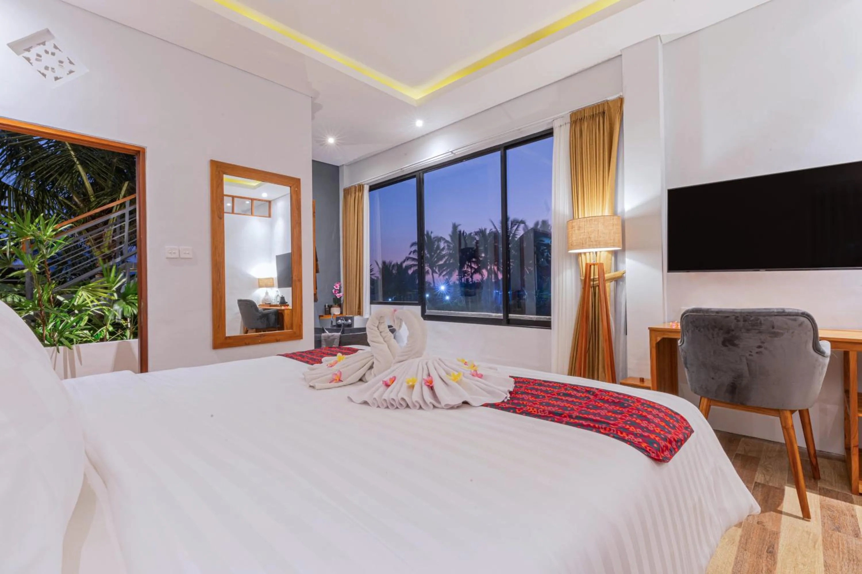 Communal lounge/ TV room, Bed in Green Sala Villa