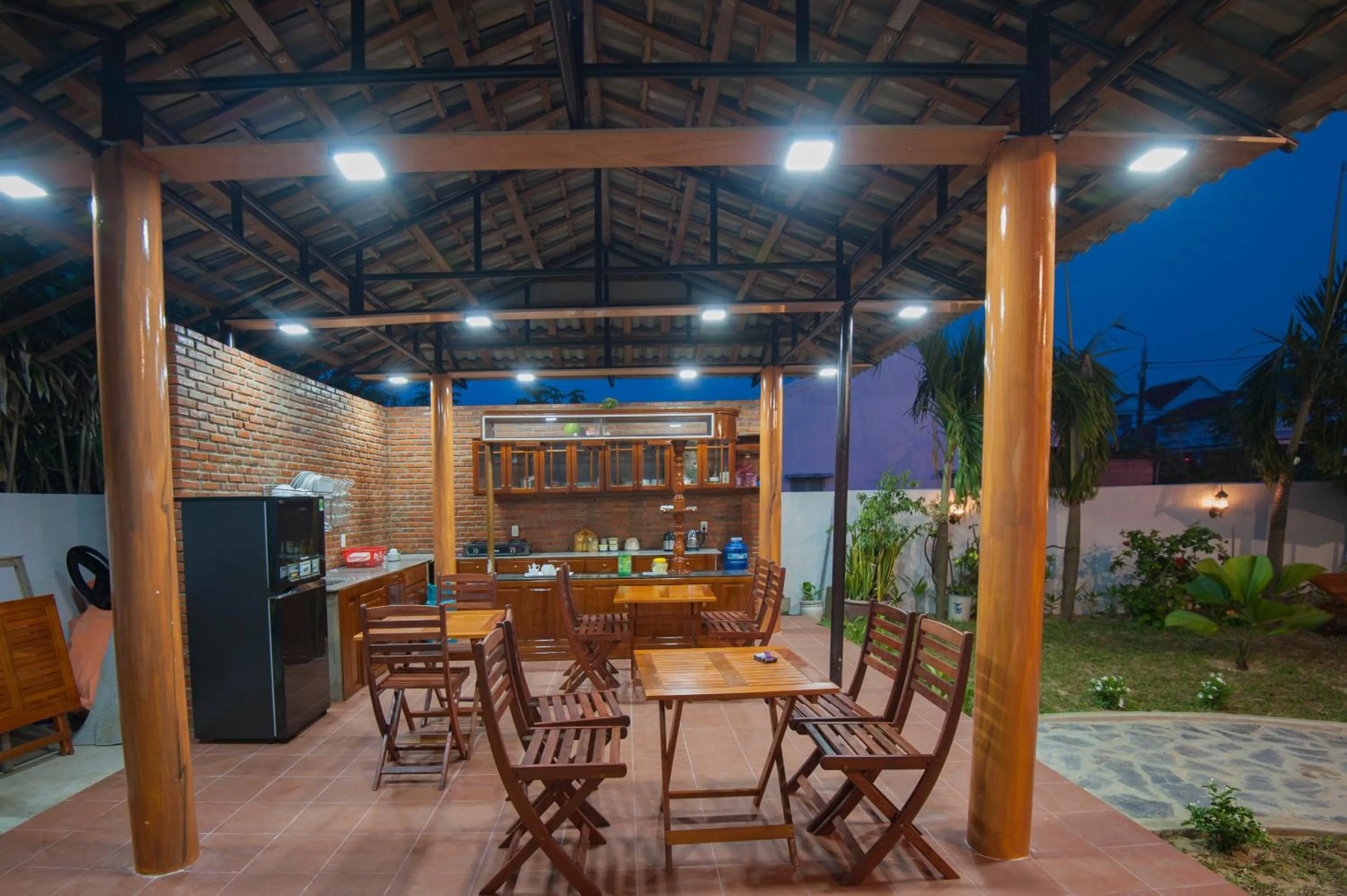 Restaurant/places to eat in An Bang Golden Beach Villa