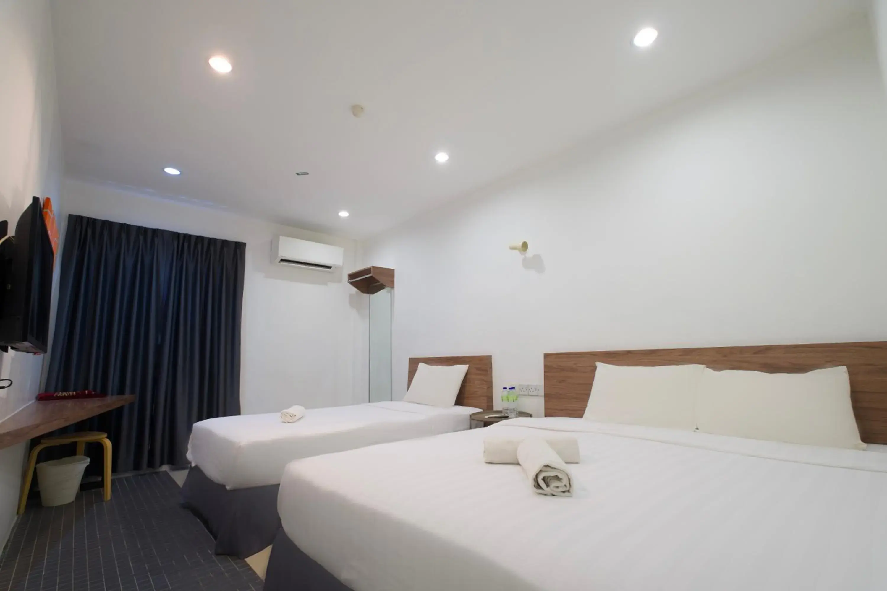 Superior Triple Room with Window in T Hotel Kuala Perlis Superior Triple Room with Window in T Hotel Kuala Perlis
