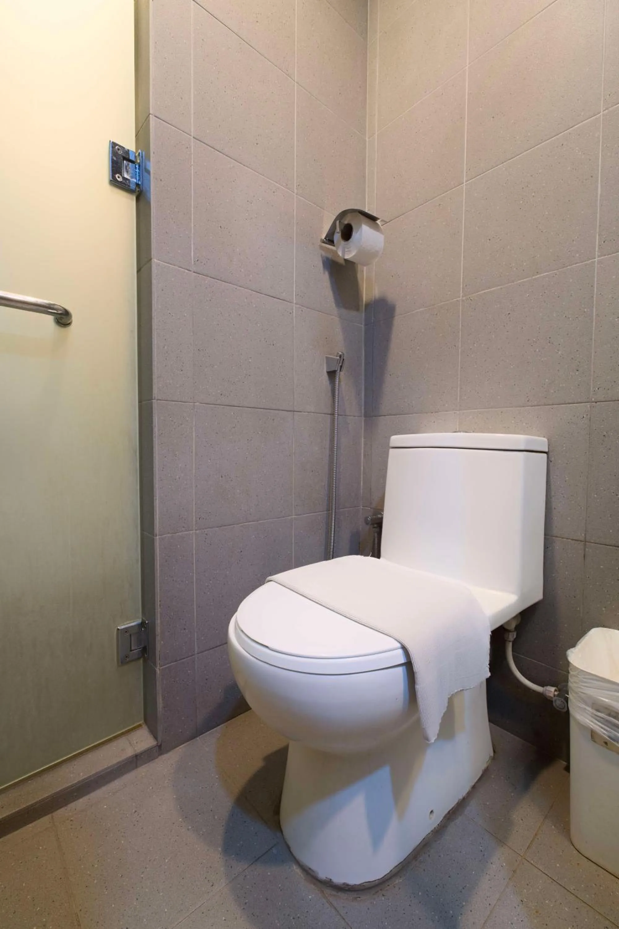 Toilet in T Hotel Changlun