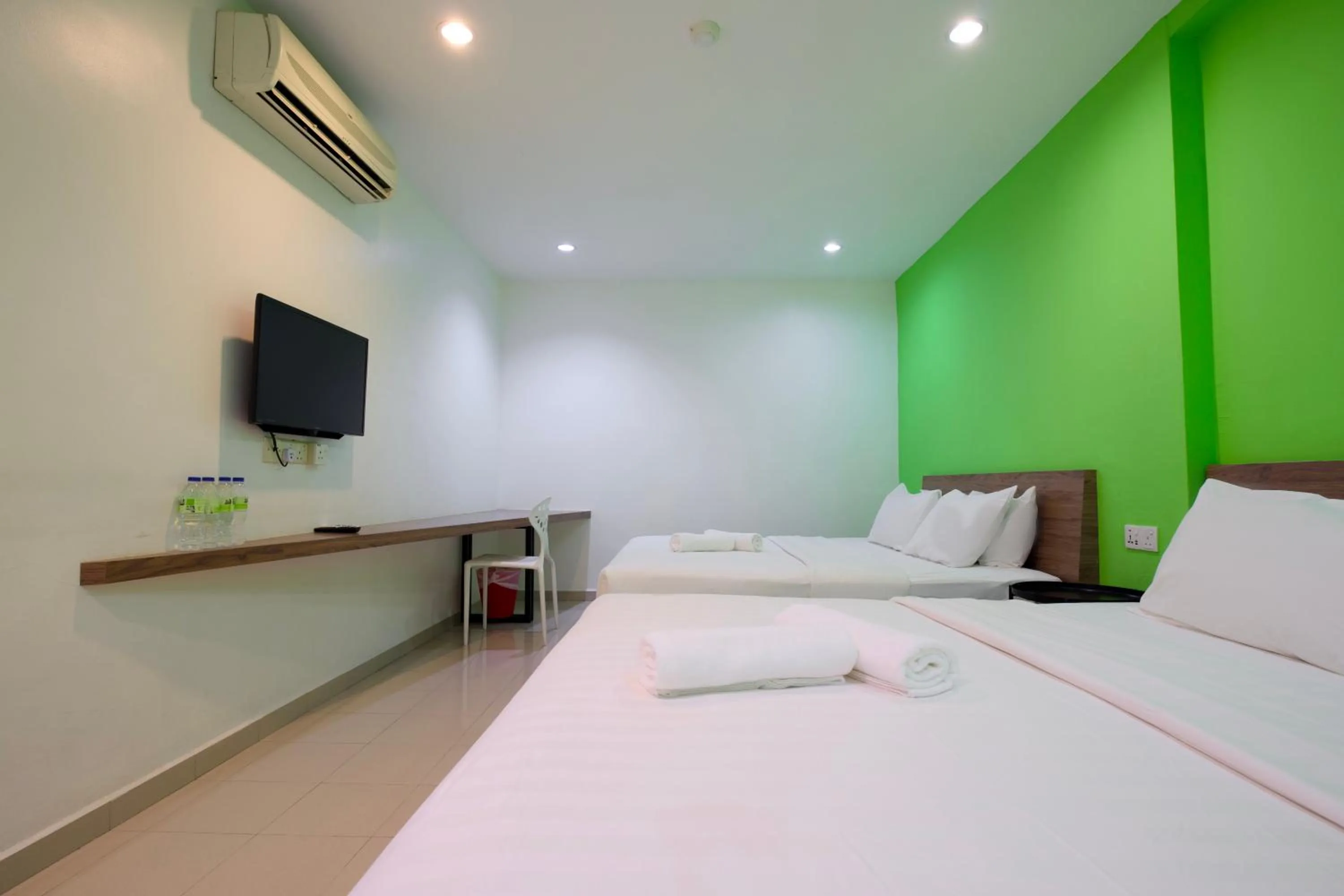 Photo of the whole room, Bed in T Hotel Changlun