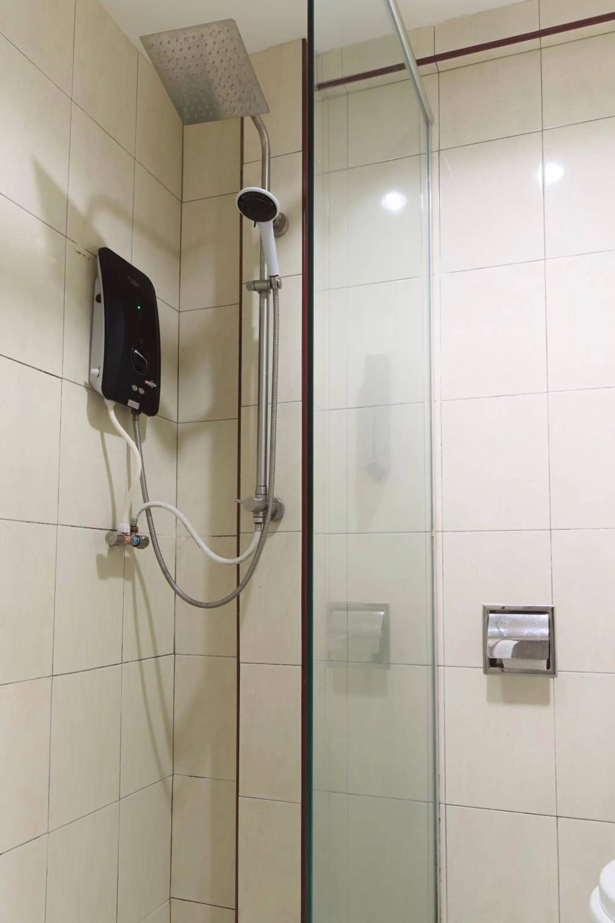 Shower in T Hotel Tandop