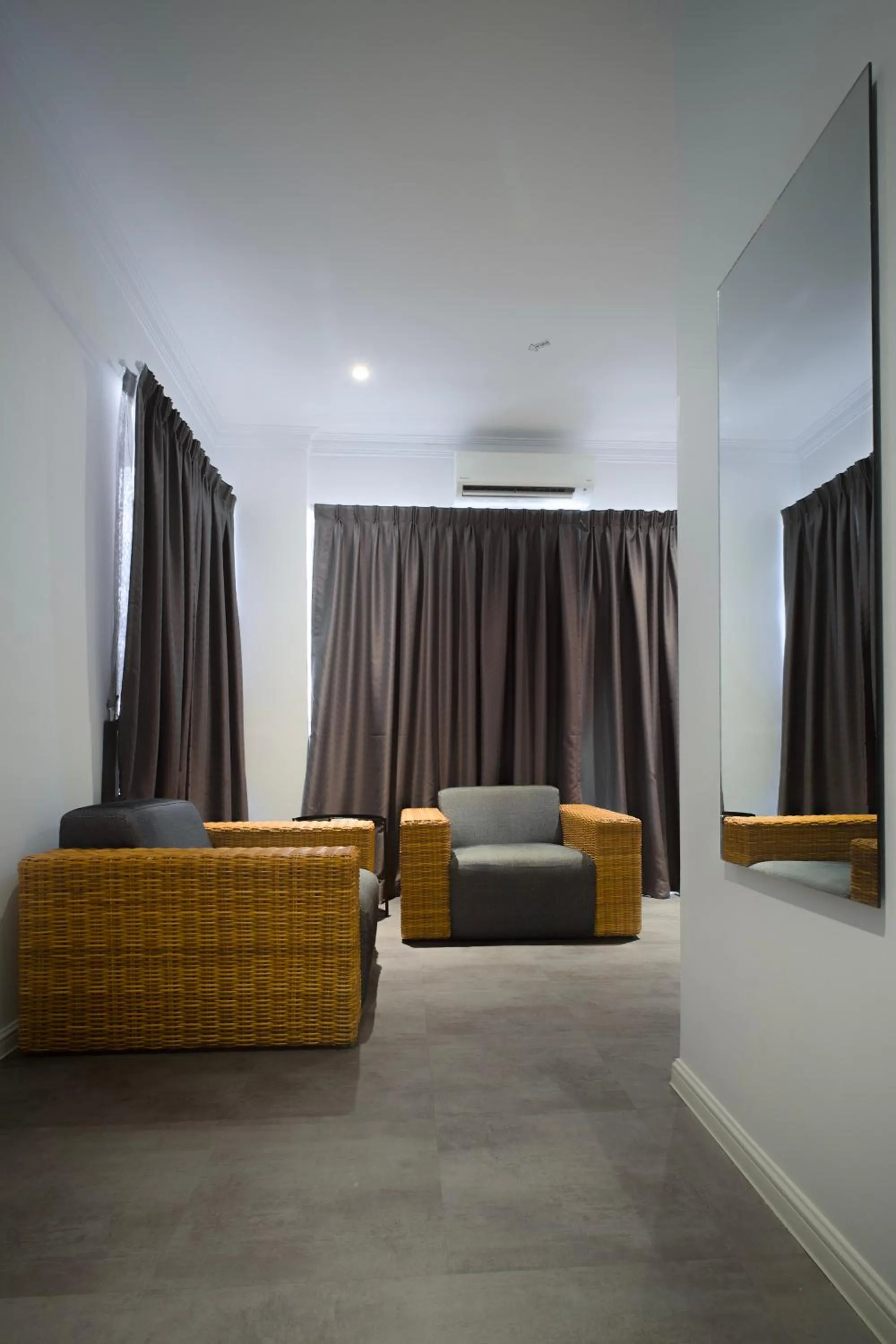 TV and multimedia in T Hotel Tandop