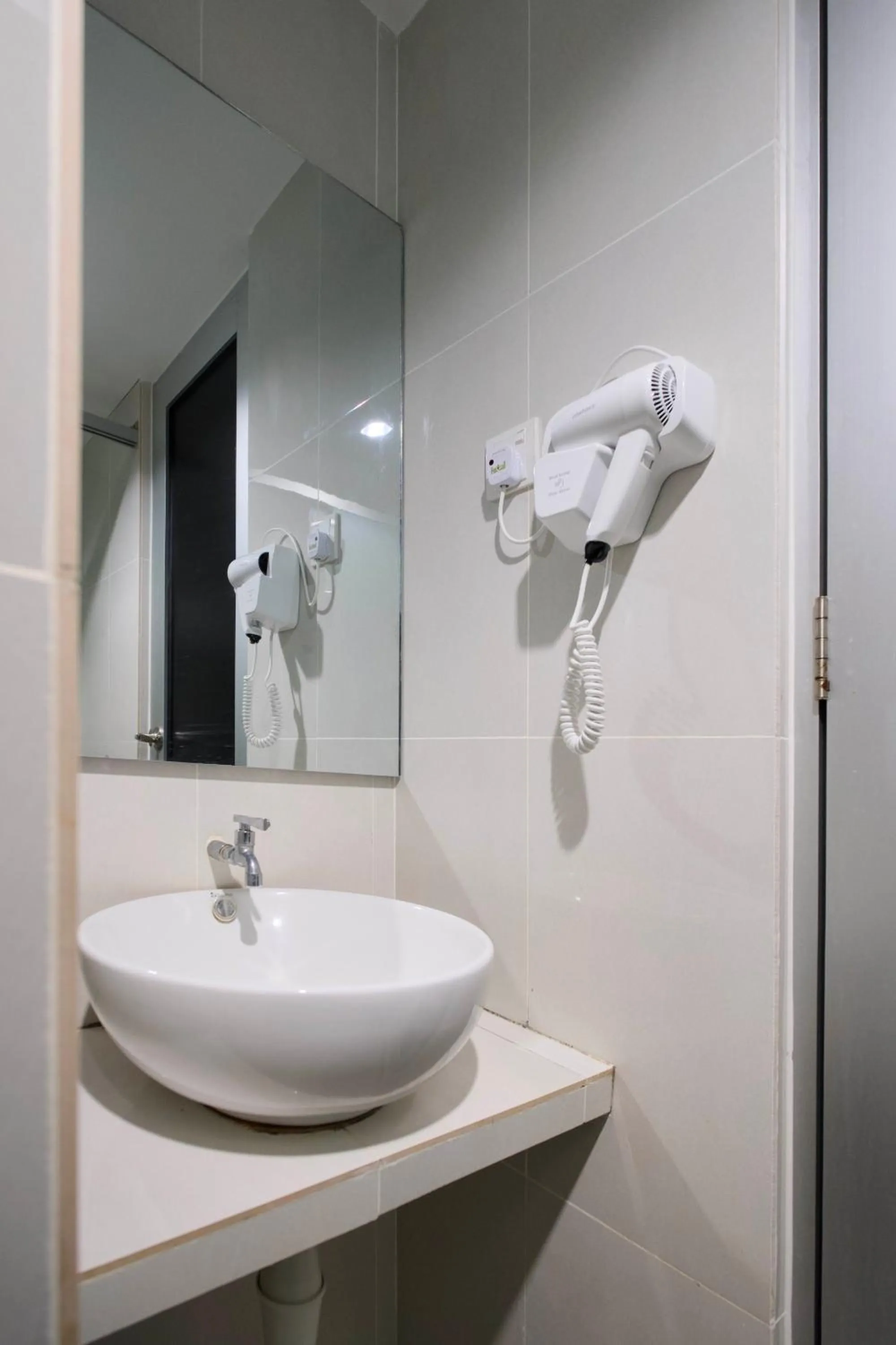 Shower in T Hotel Tandop