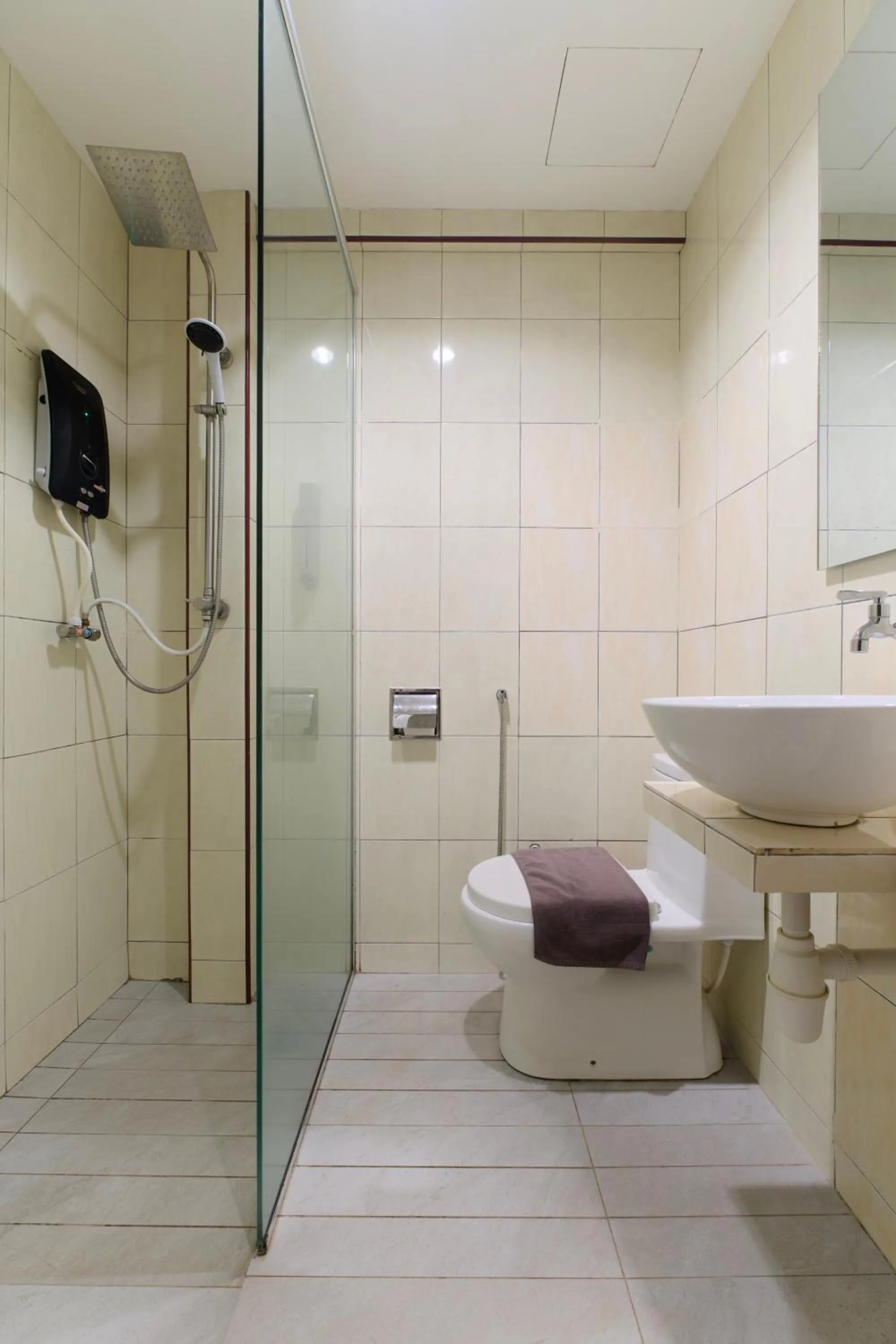 Shower in T Hotel Tandop