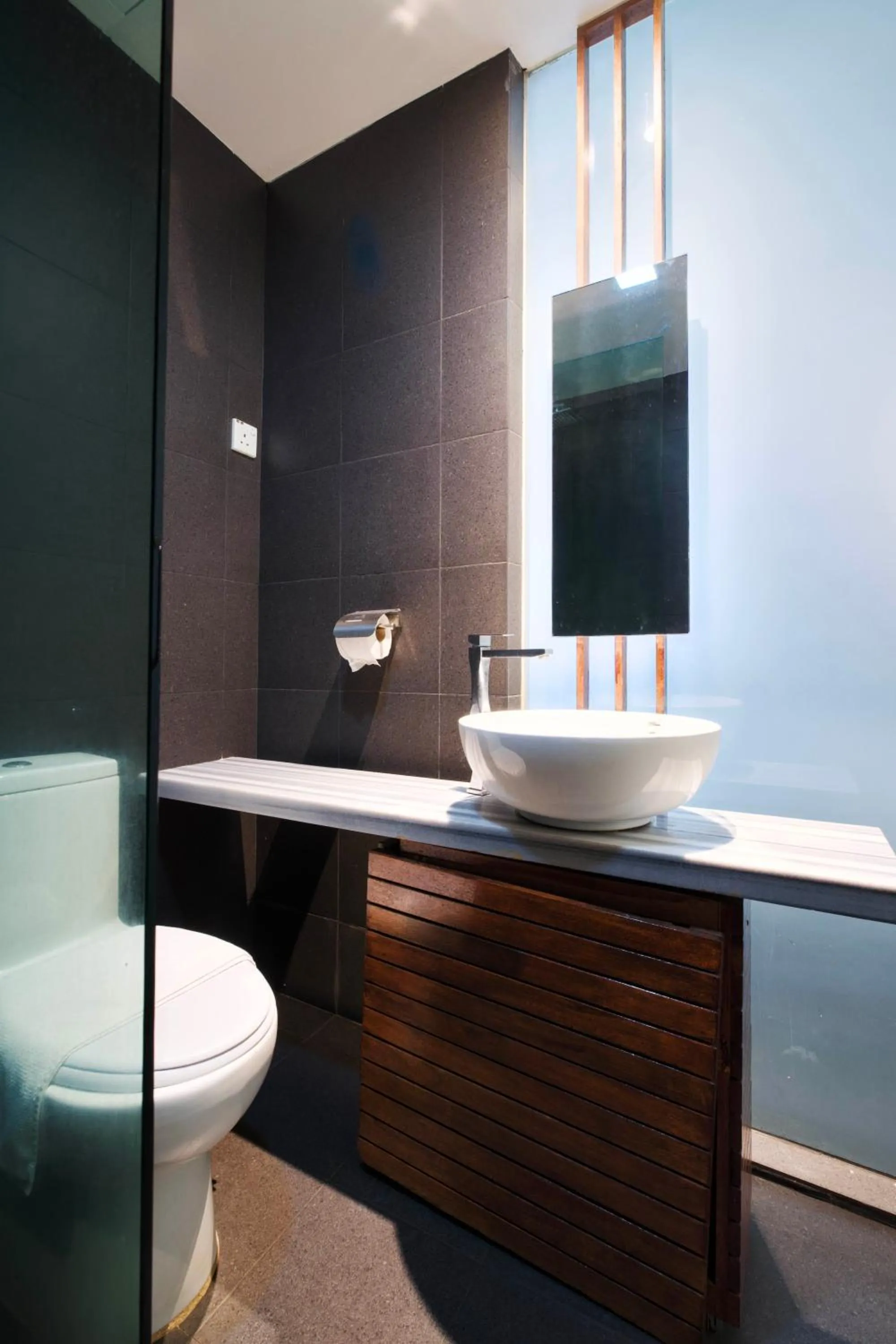 Toilet in T Hotel Tandop