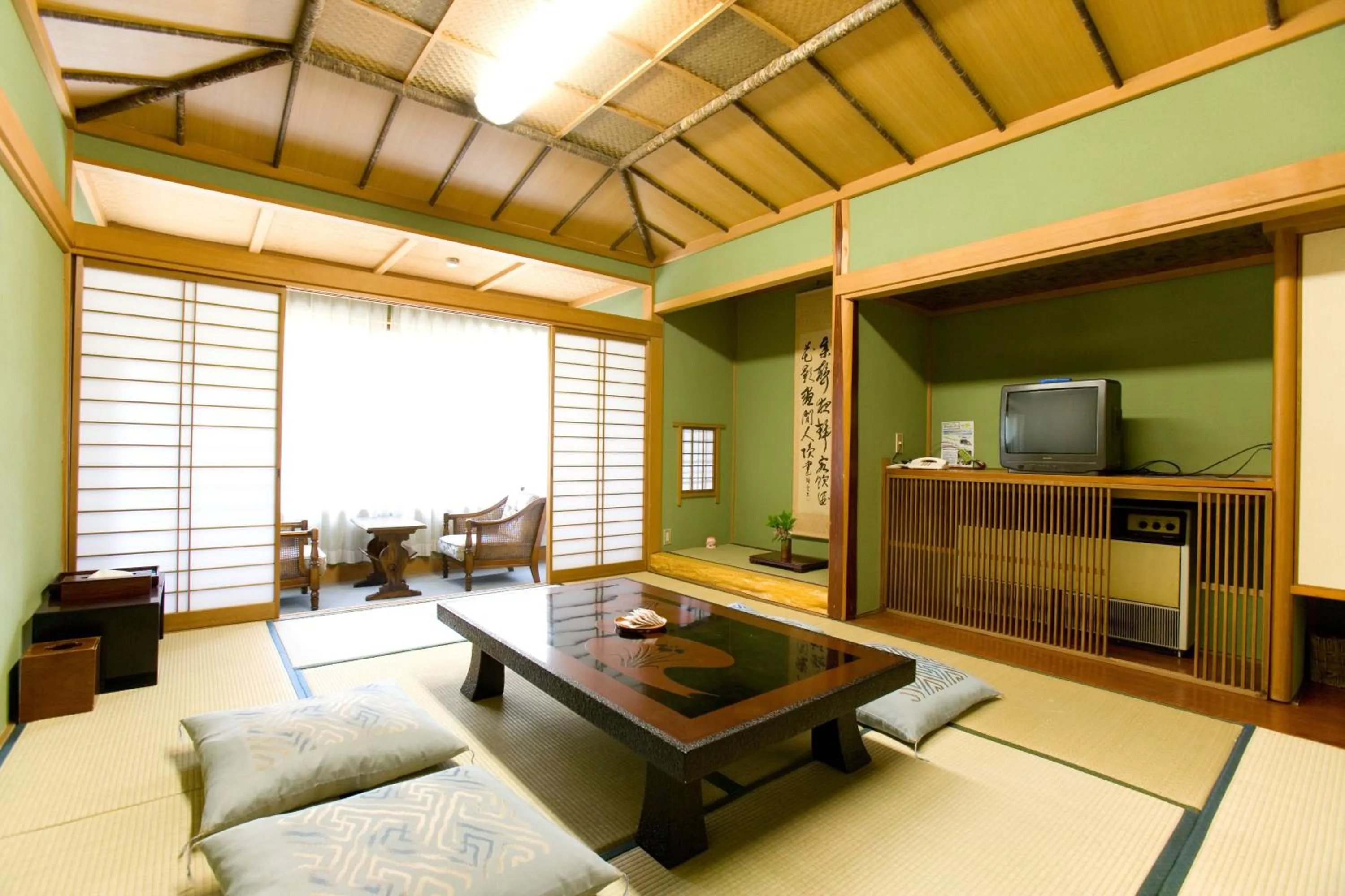 Photo of the whole room in Kikori