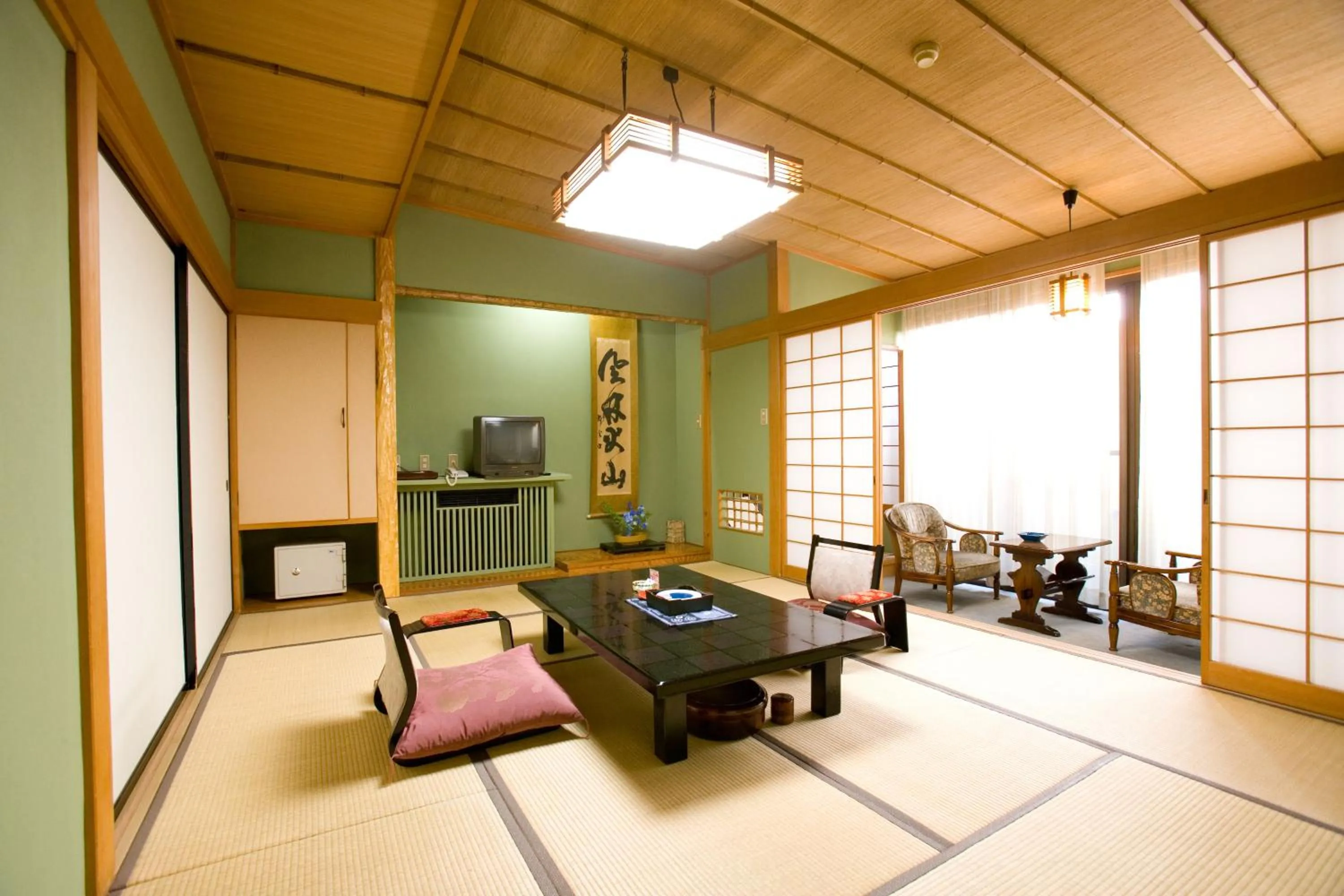 Photo of the whole room in Kikori