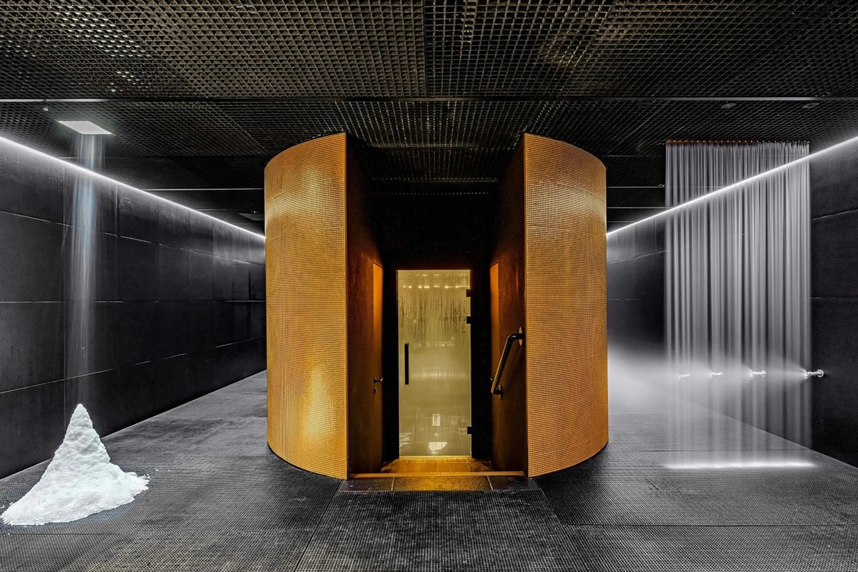 Spa and wellness centre/facilities in W Prague