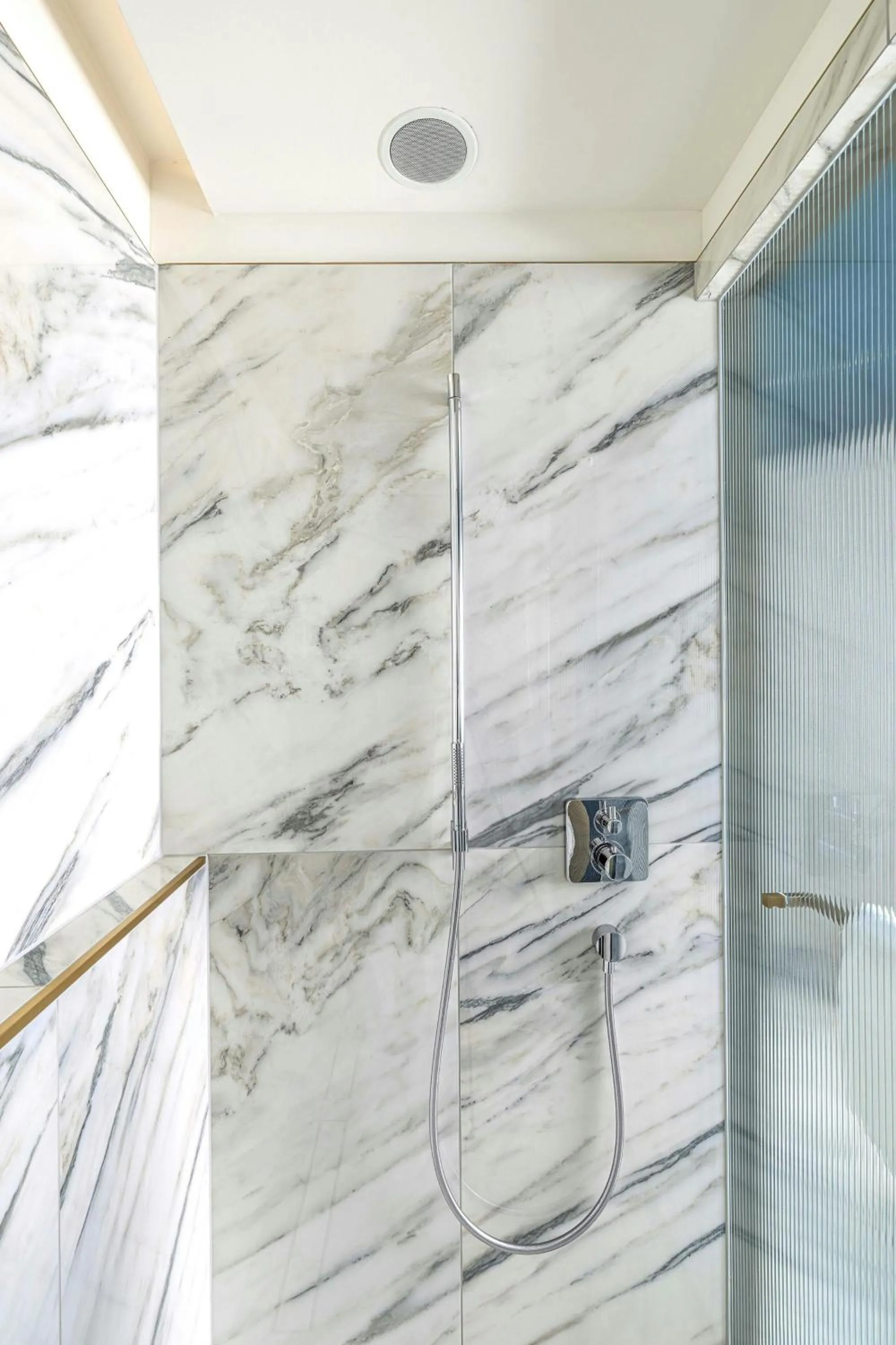 Photo of the whole room in W Prague