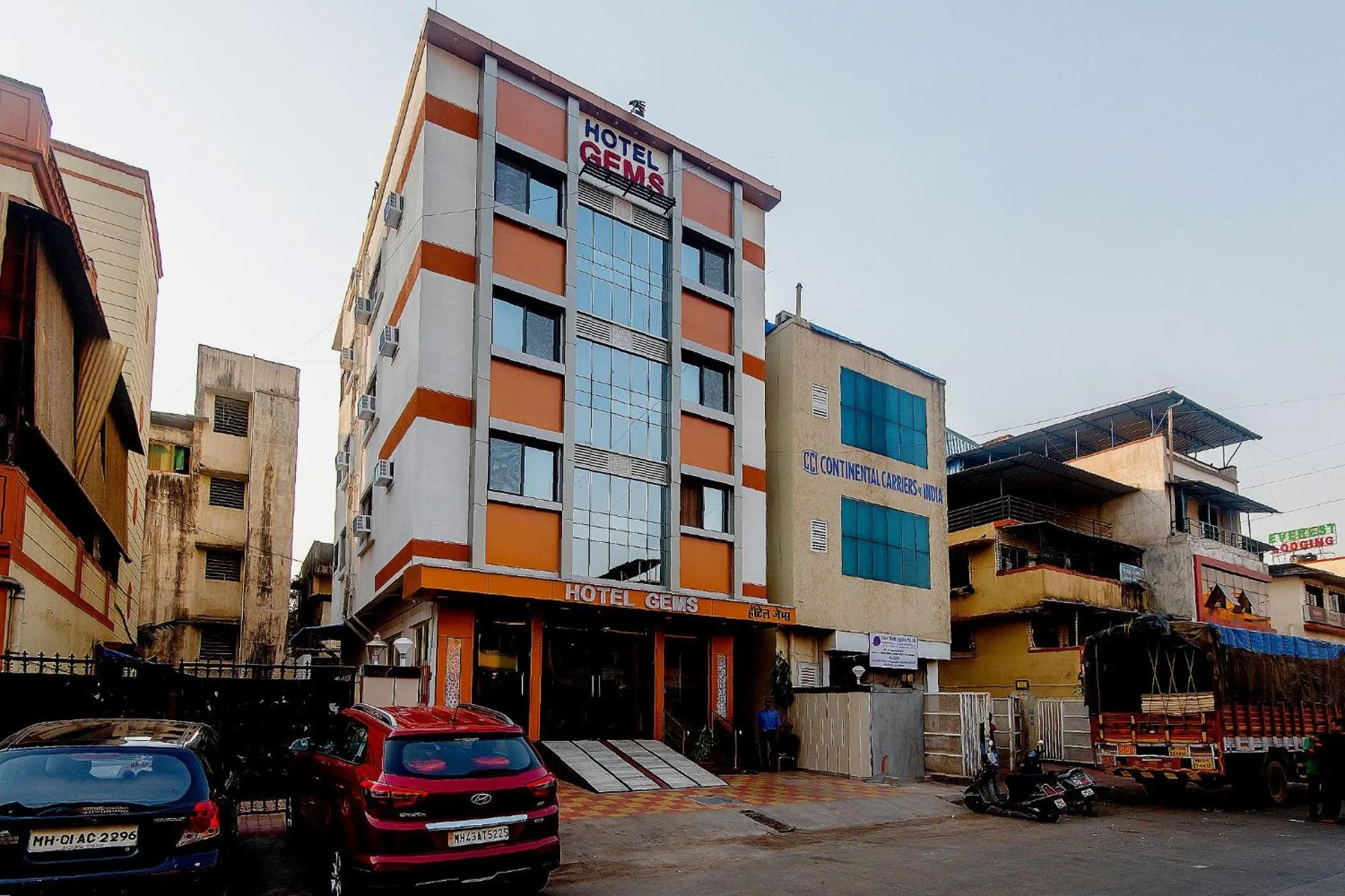 Facade/entrance in OYO 13511 Hotel Gems